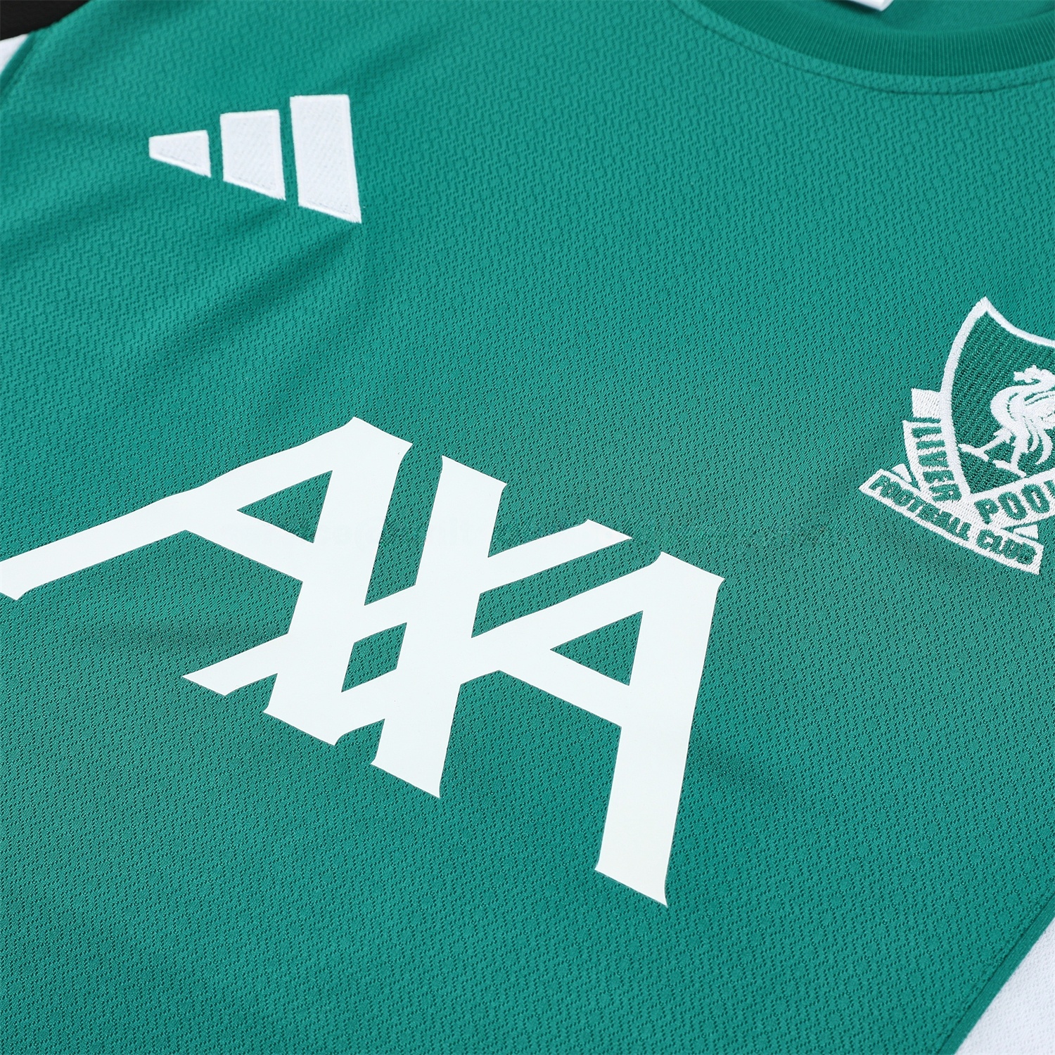 Liver.pool 25-26 Short-Sleeve Training Set - Green With Black Top & Black Shorts - Unitedfutballjersey