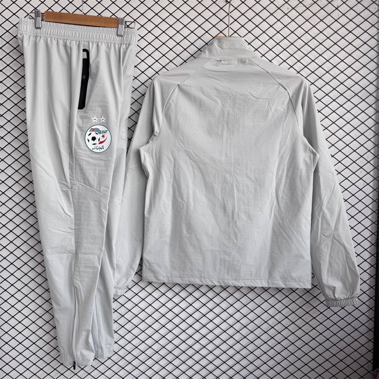 Algeria 25-26 Windbreaker Training Set - Light Grey Top and Pants - Unitedfutballjersey