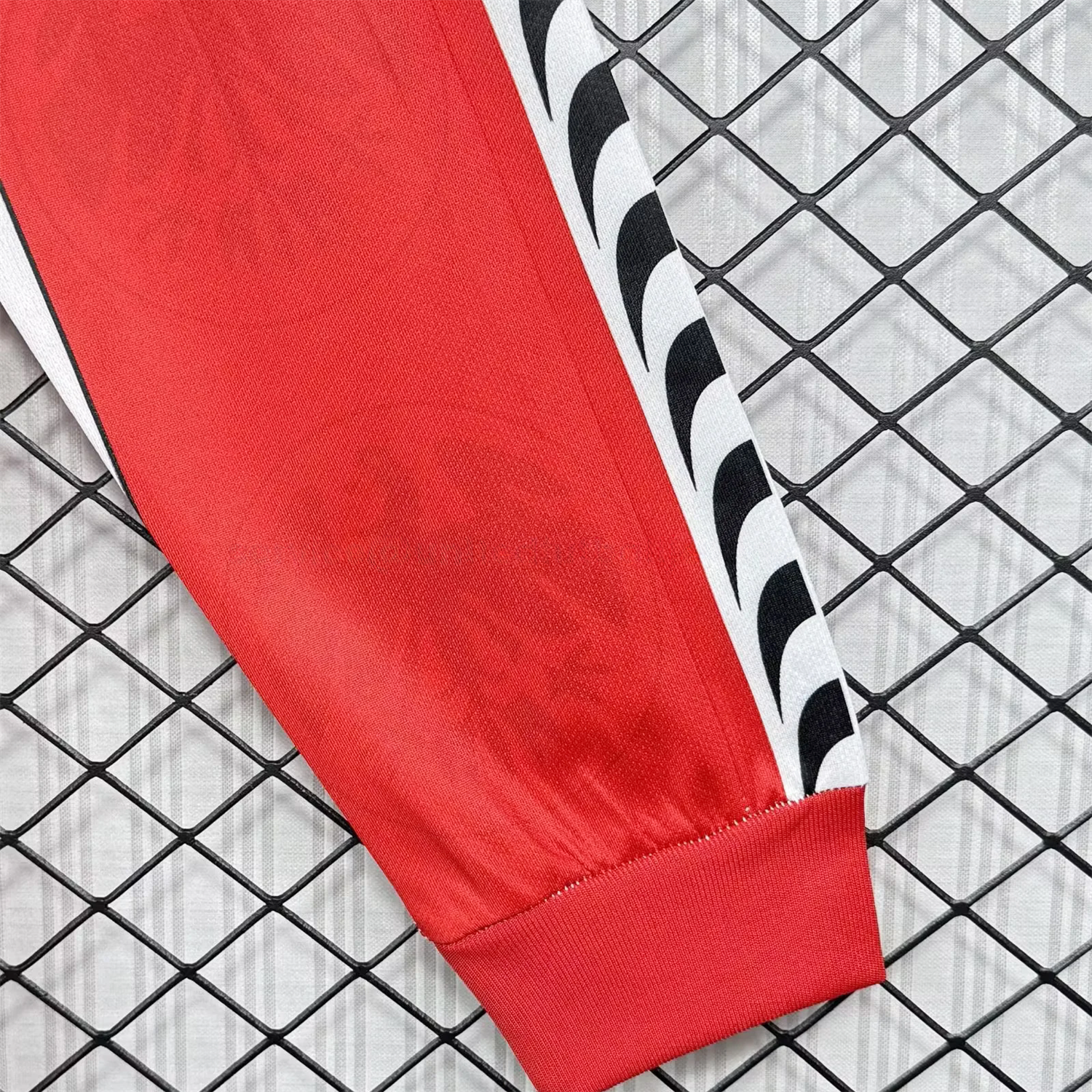 Retro Frankfurt 1996-98 Home Long Sleeves Jersey - Unitedfutballjersey