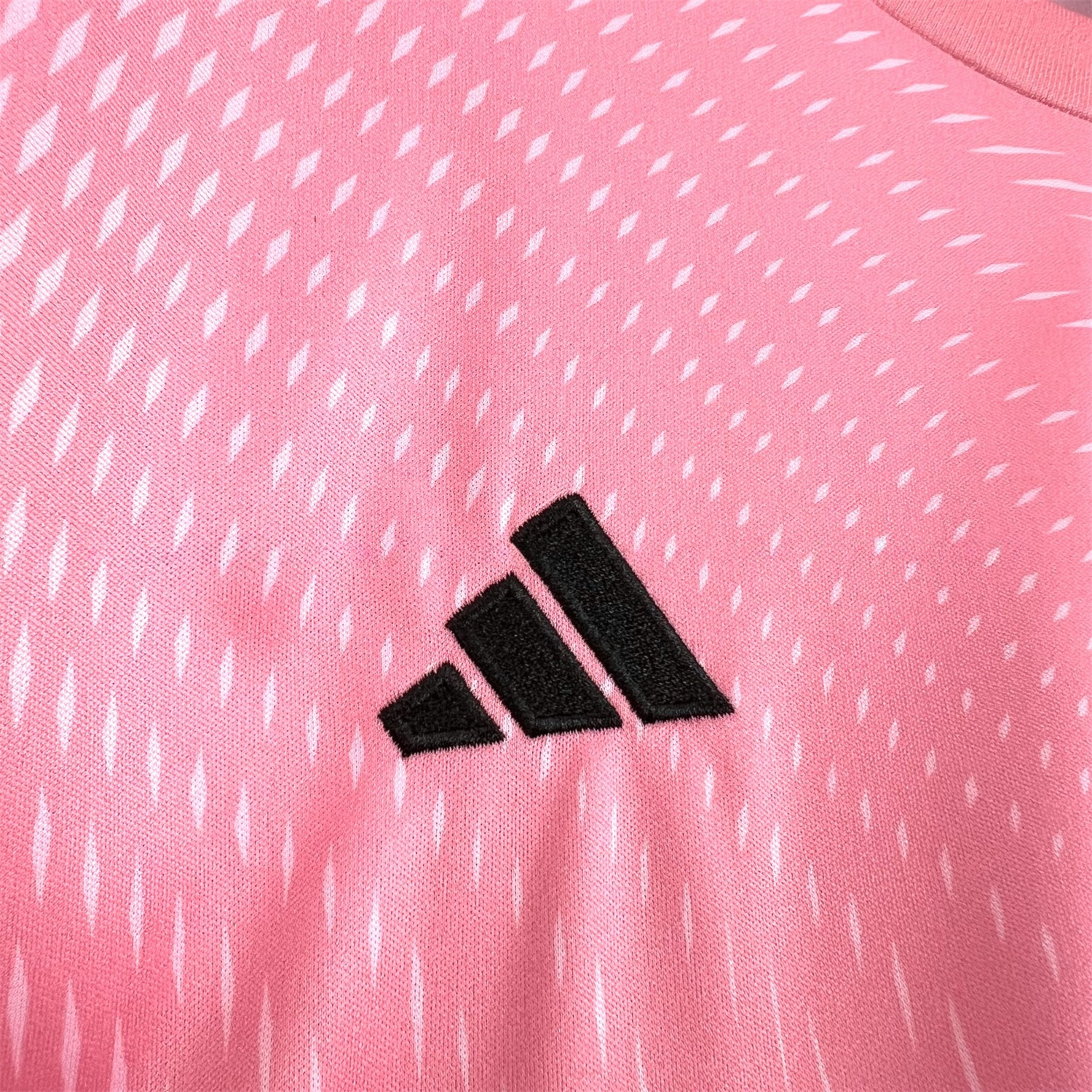 Spain 2026 Soft Pink Goalkeeper Jersey - Fans Version - Unitedfutballjersey