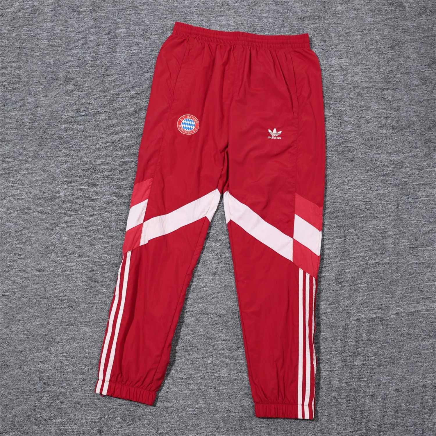 Bayern Munich 25-26 Terrace Icon Pants - Red - Unitedfutballjersey