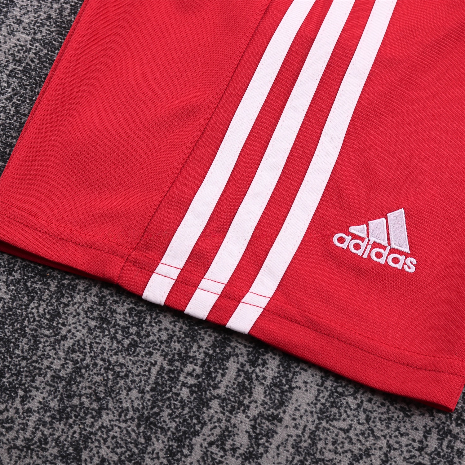 Retro Liver.pool 2010-11 Home Kids Kit - Unitedfutballjersey