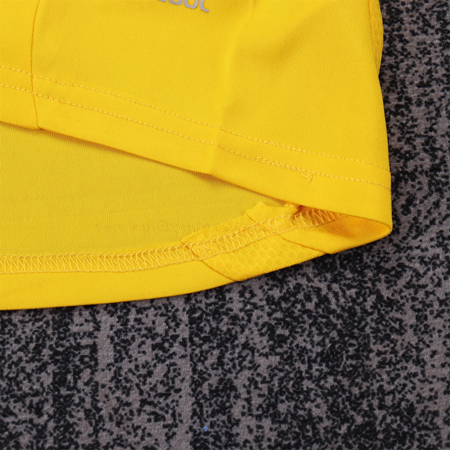 Retro Real Madrid 2011-12 Yellow Goalkeeper Kids Kit - Unitedfutballjersey