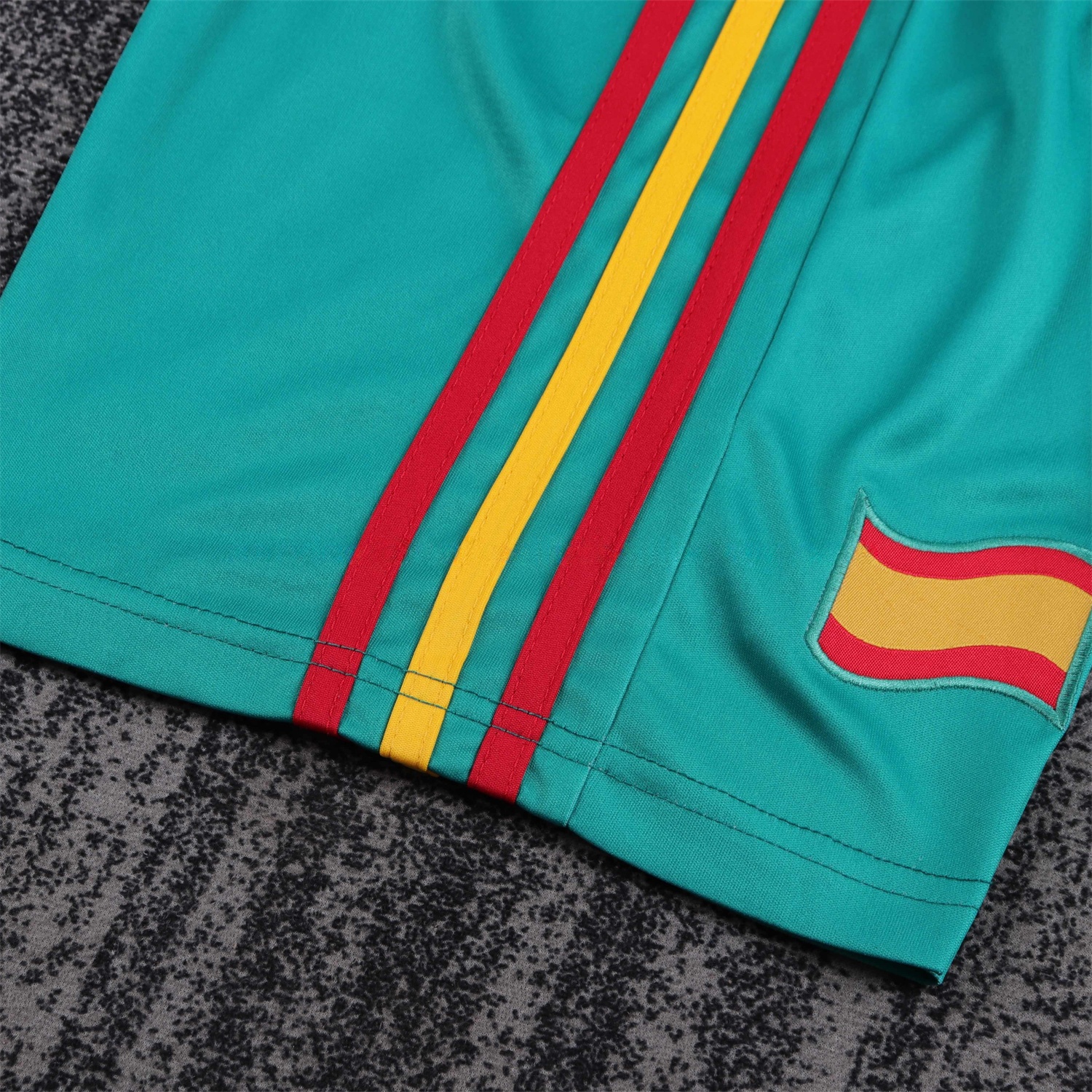 Retro Spain 2010 Green Goalkeeper Kids Kit - Unitedfutballjersey