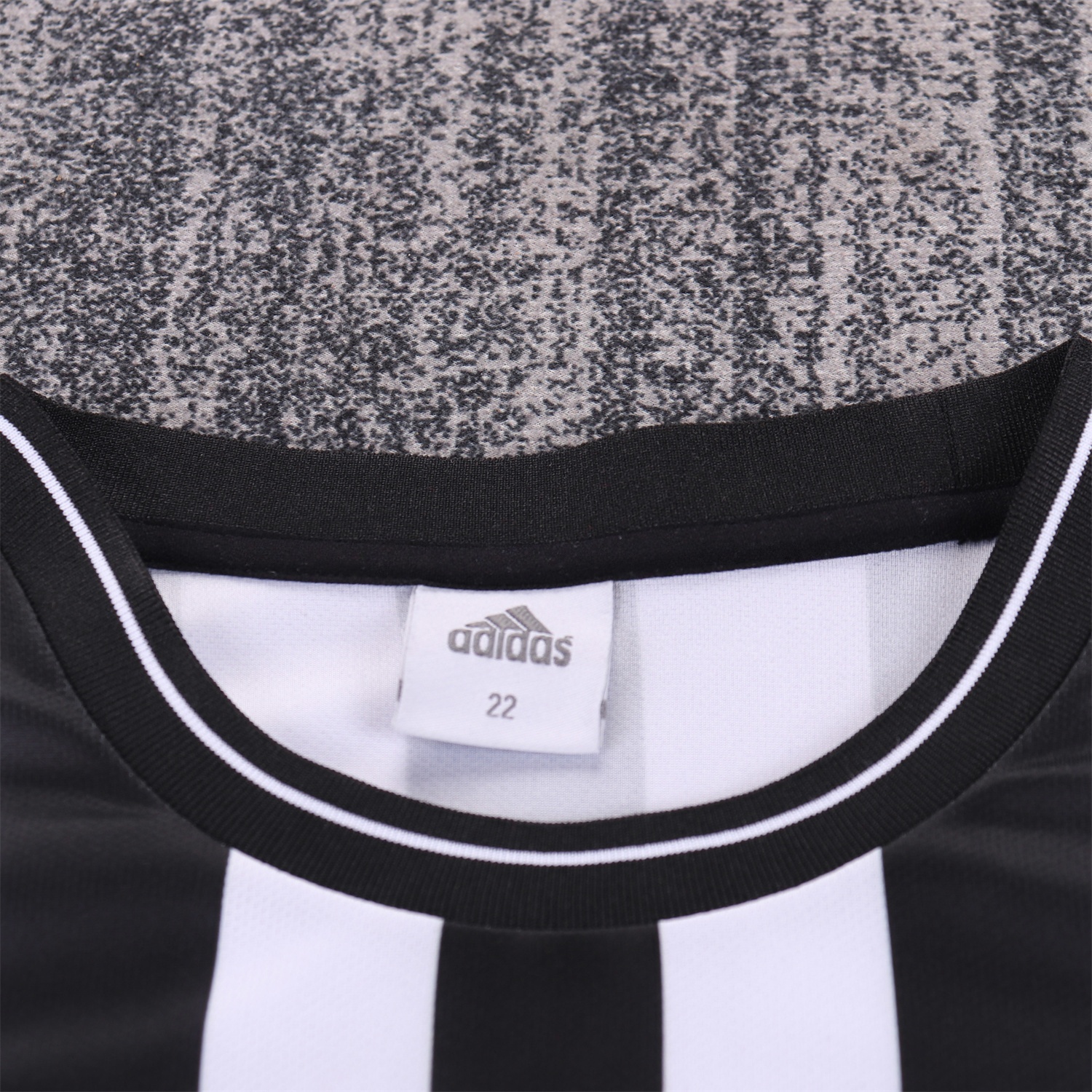 Retro Newcastle United 1997-99 Home Kids Kit - Unitedfutballjersey