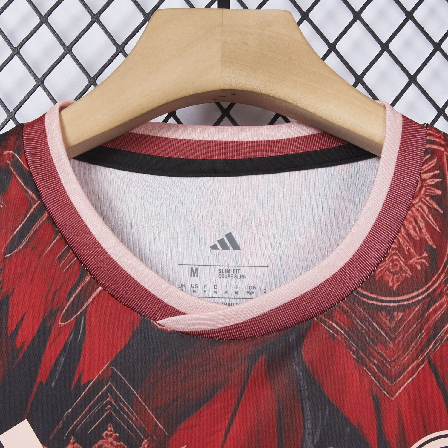 Frankfurt 25-26 Red Special Jersey - Fans Version - Unitedfutballjersey