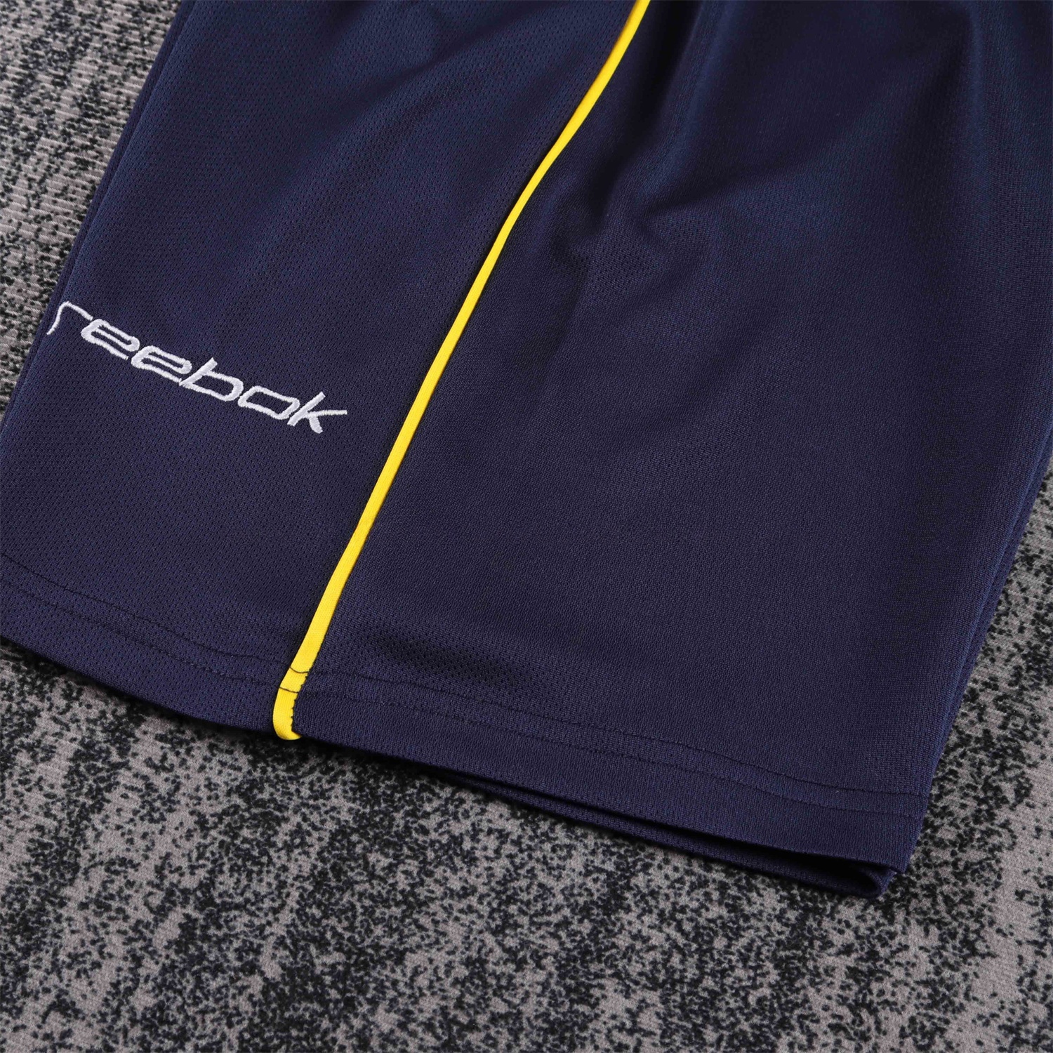 Retro Liver.pool 2001-02 Away Kids Kit - Unitedfutballjersey