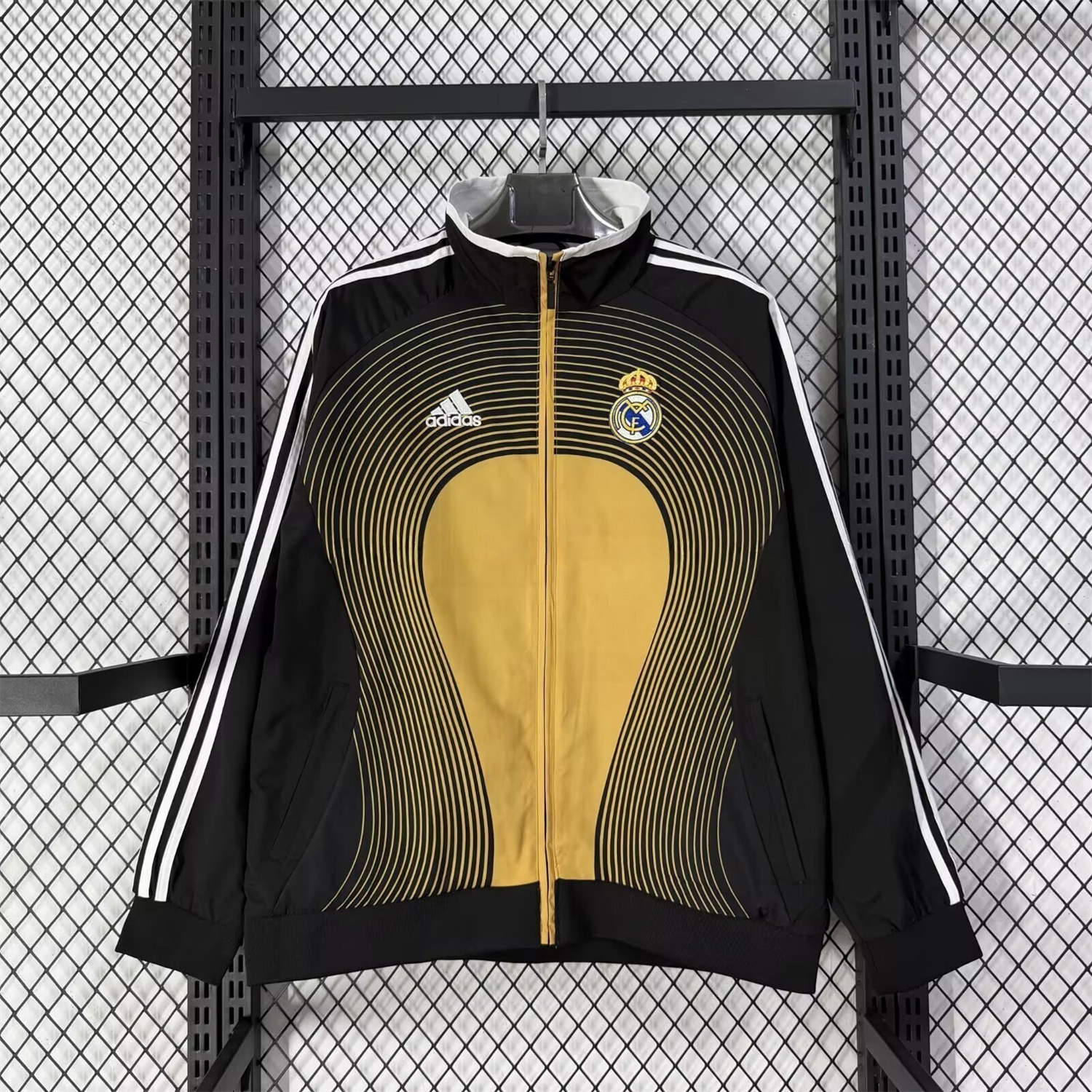 Retro Real Madrid 2006-07 Home Windbreaker Jacket - Black And Yellow - Unitedfutballjersey