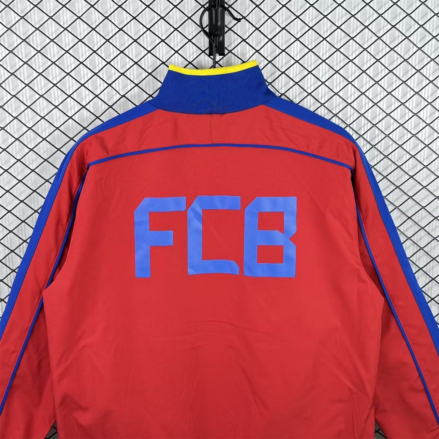 Retro Barcelona 2010-11 Windbreaker Jacket - Red - Unitedfutballjersey