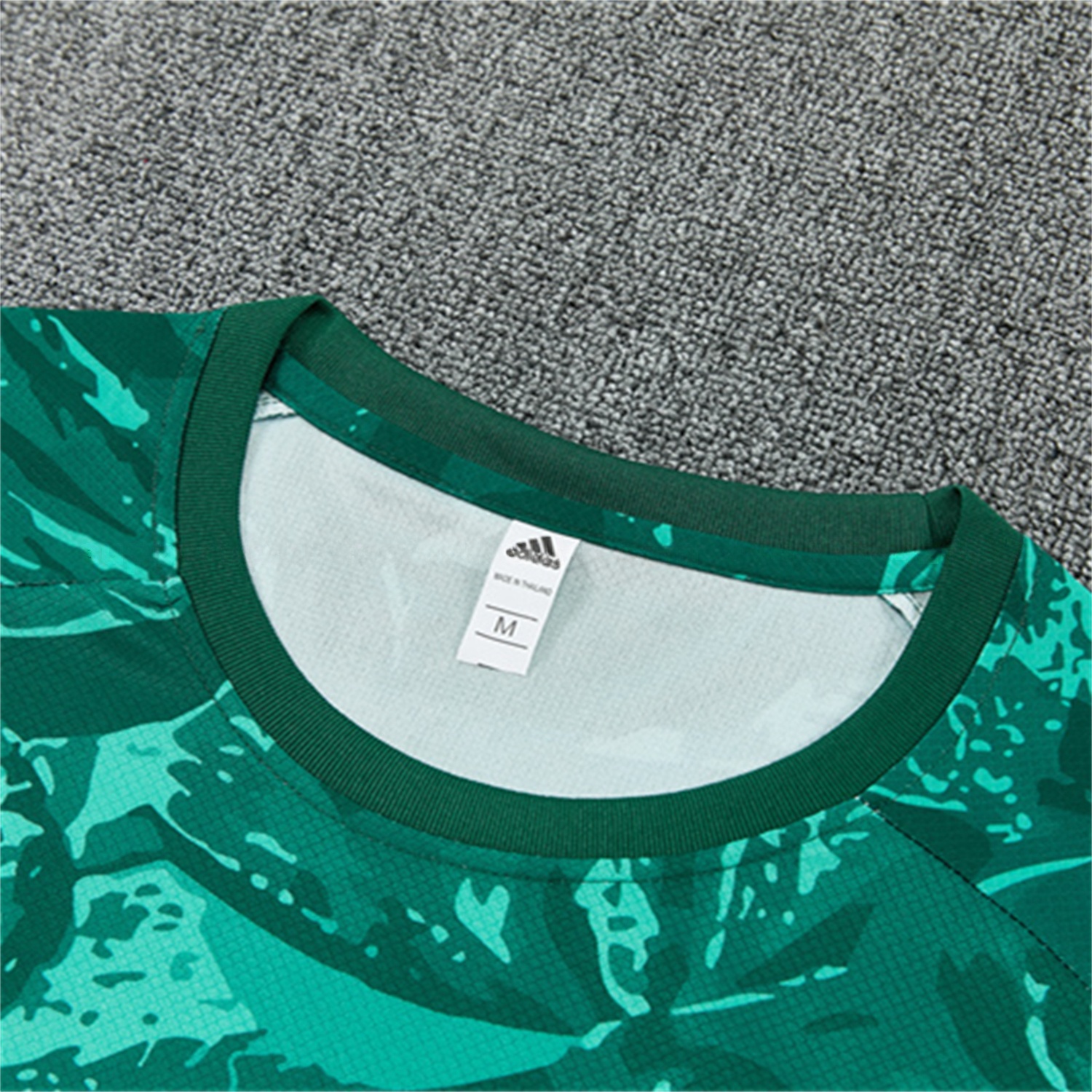 Real Madrid 26-27 Kids Short-Sleeve Training Set - Green Camouflage Top & Green Shorts - Unitedfutballjersey