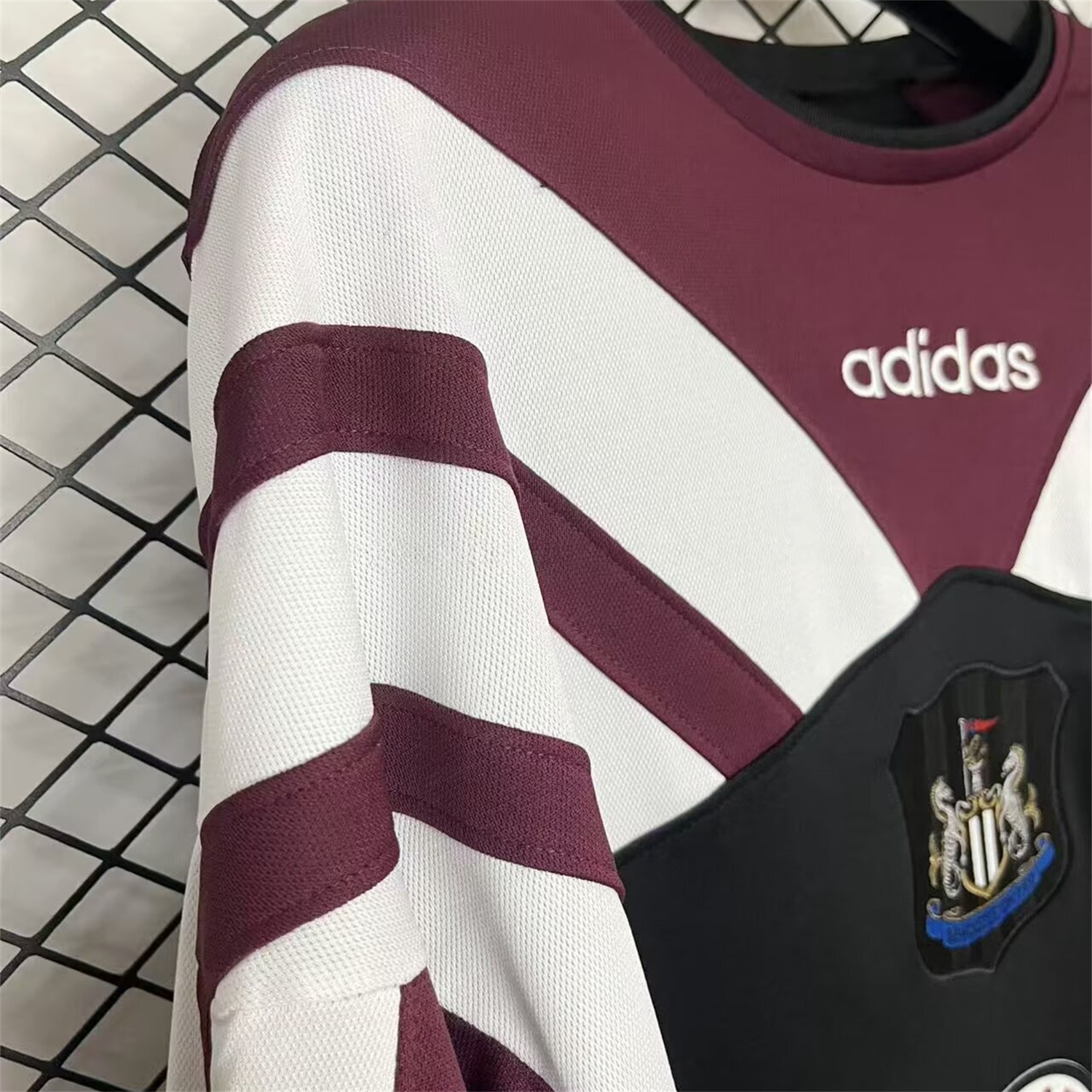 Retro Newcastle United 1995-96 Central Logo Special Unisex Pullover Hoodie - Unitedfutballjersey