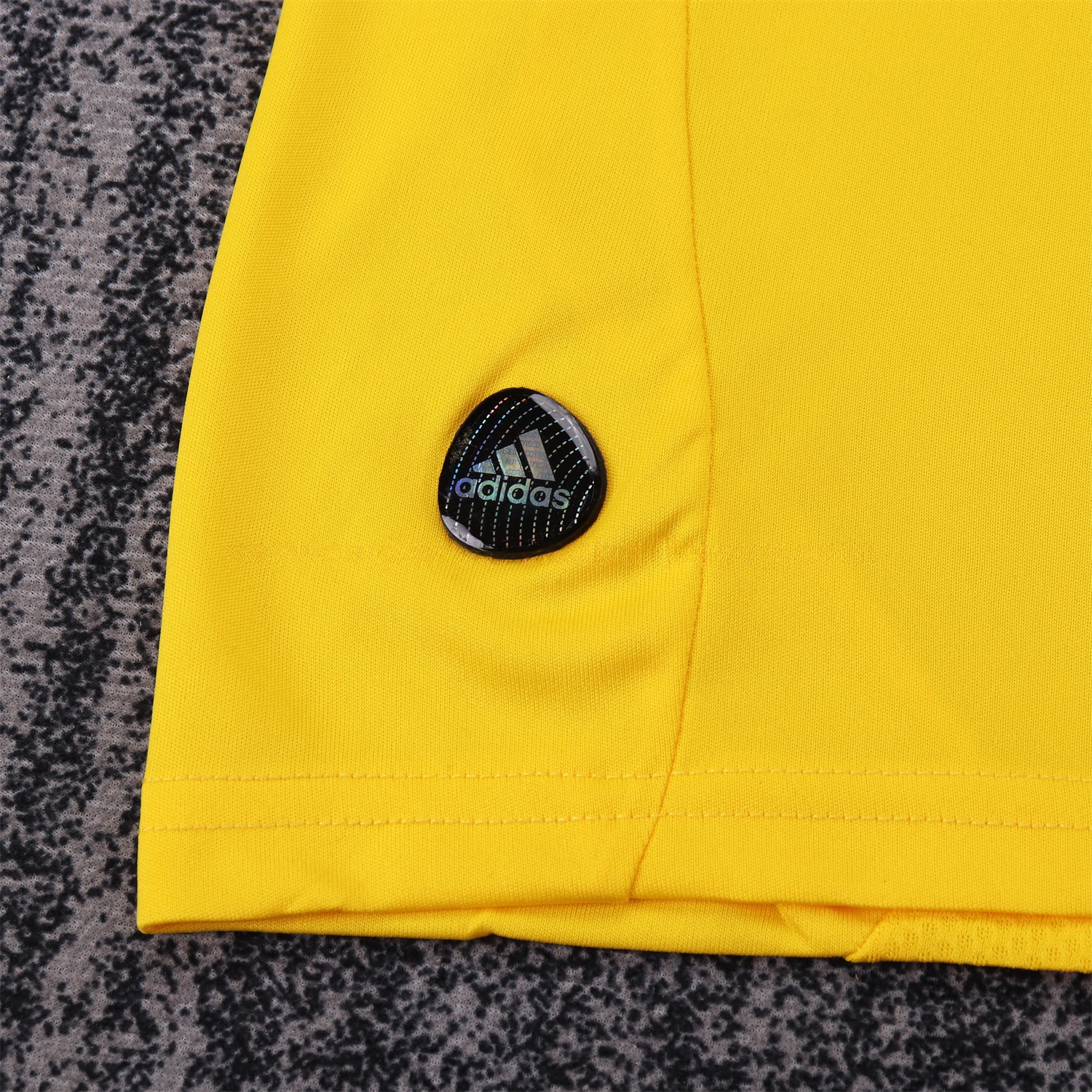 Retro Real Madrid 2011-12 Yellow Goalkeeper Kids Kit - Unitedfutballjersey