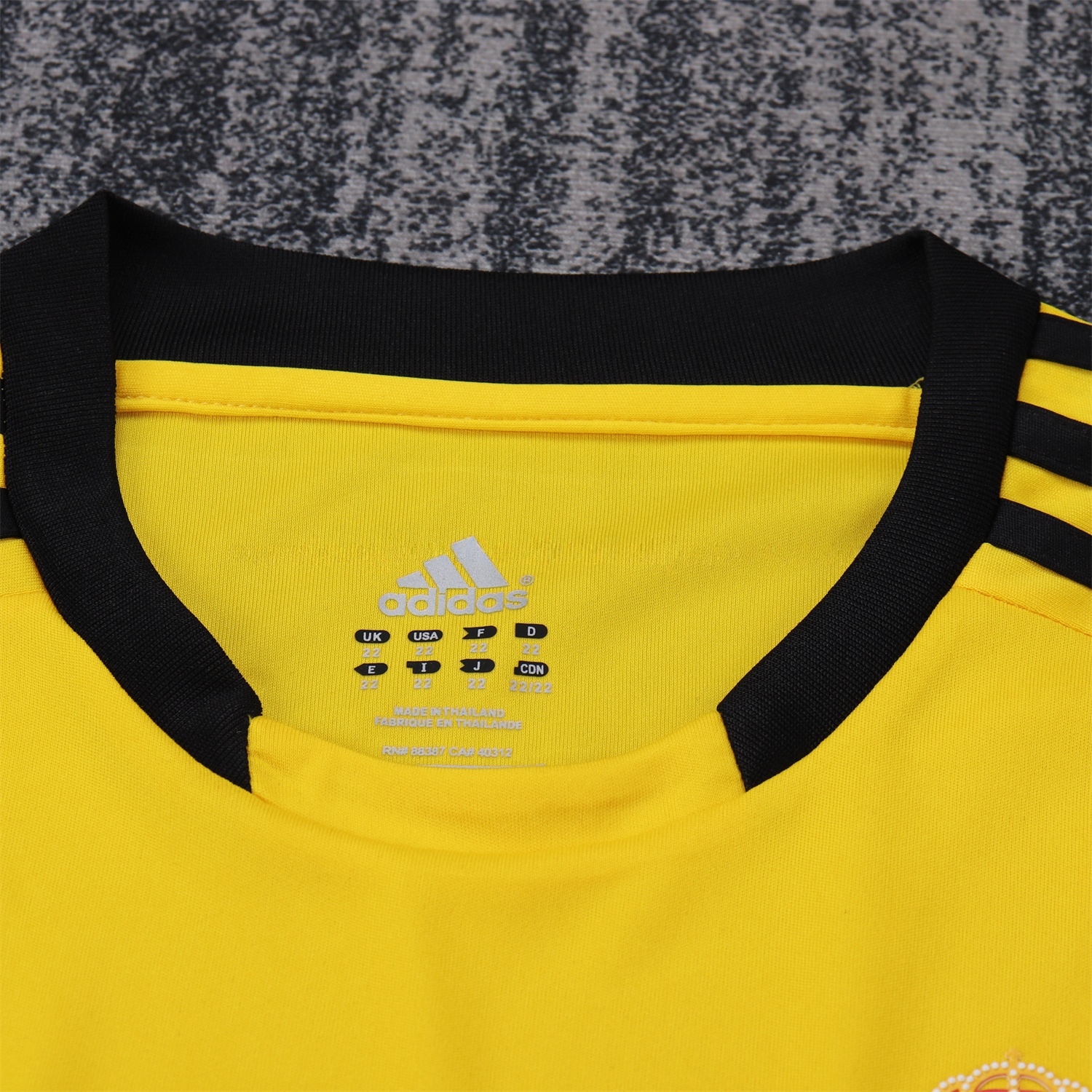 Retro Real Madrid 2011-12 Yellow Goalkeeper Kids Kit - Unitedfutballjersey