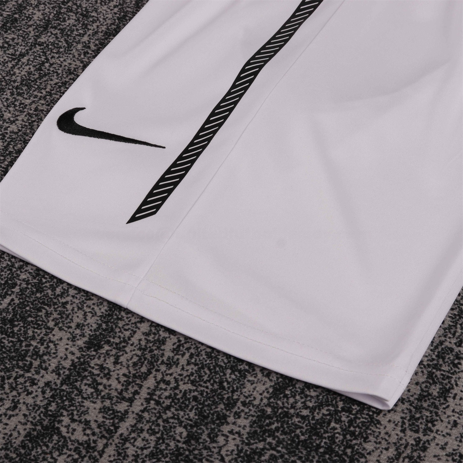 Retro Manchester United 2010-11 Home Kids Kit - Unitedfutballjersey