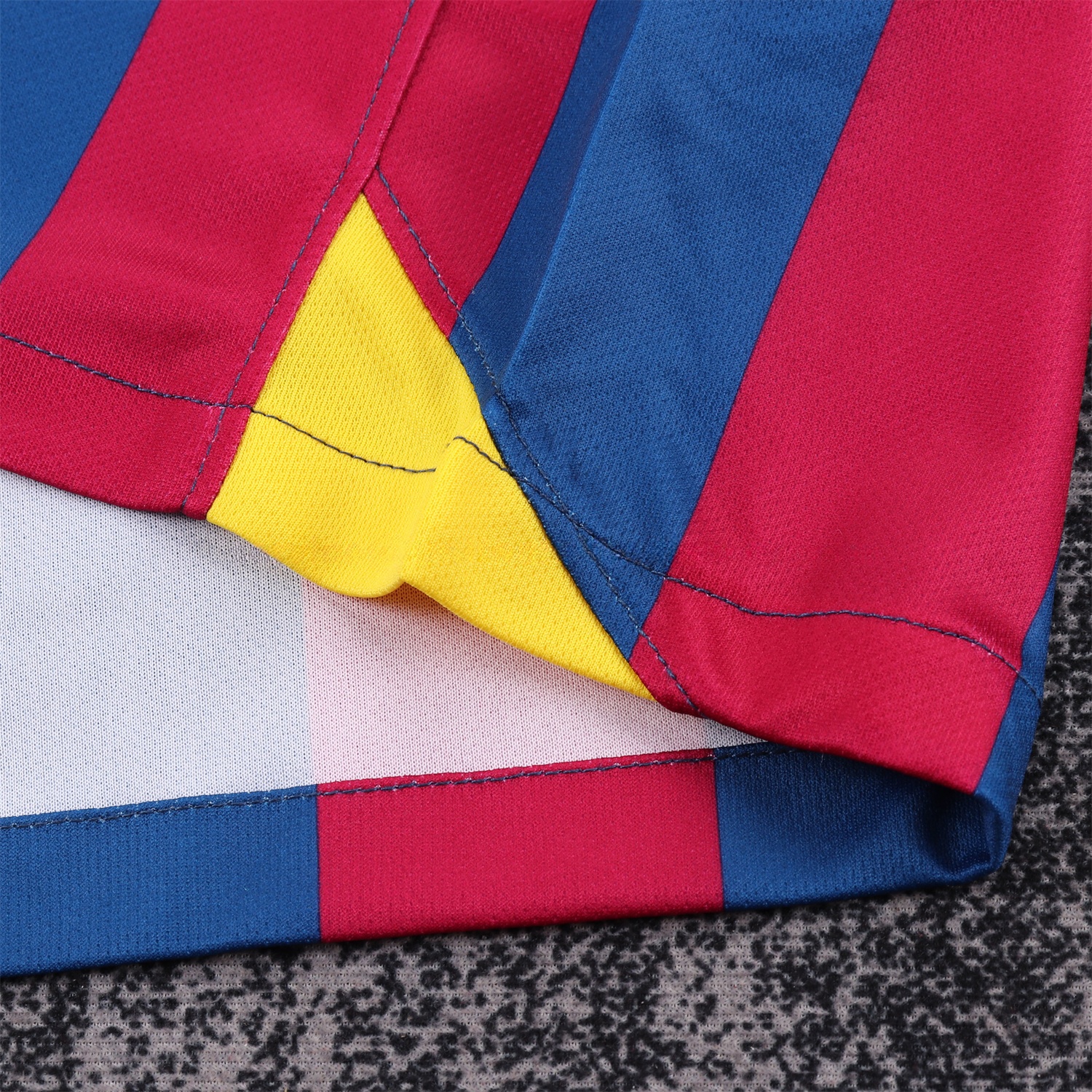 Retro Barcelona 2005-06 Home Long Sleeve Kids Kit - Unitedfutballjersey