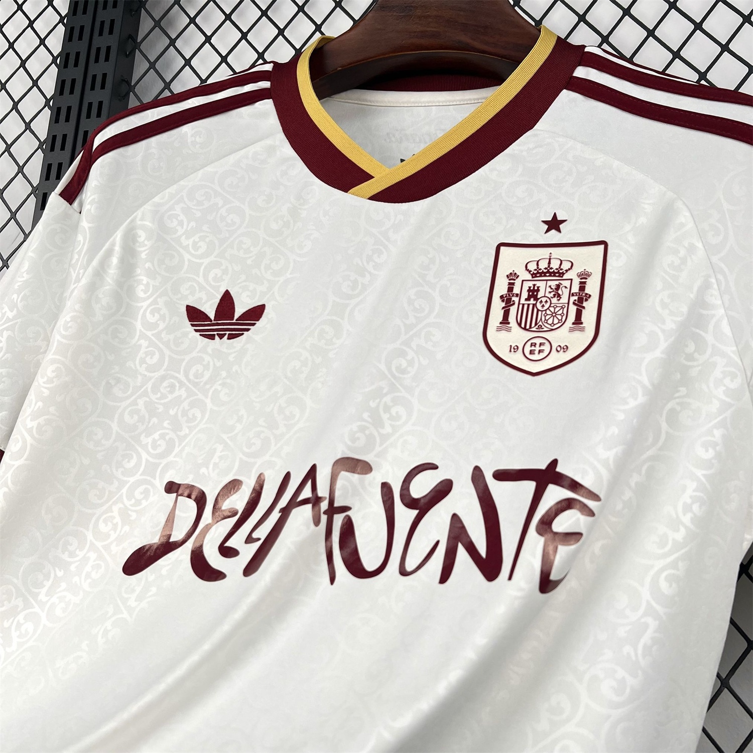 Spain 2026 Dellafuente Co-Branded White Jersey - Fans Version - Unitedfutballjersey