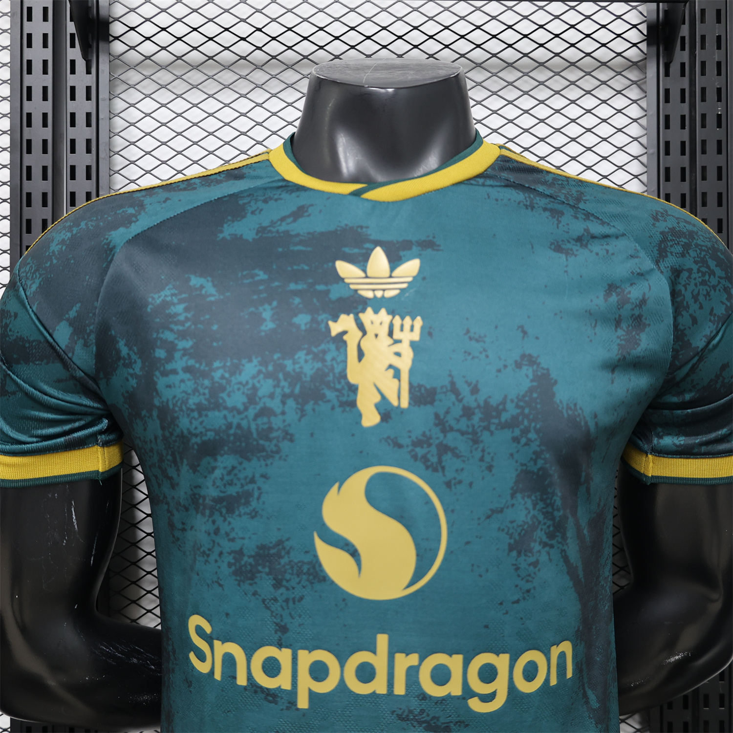 Manchester United 26-27 Devil Green Gold Special Jersey - Player Version - Unitedfutballjersey