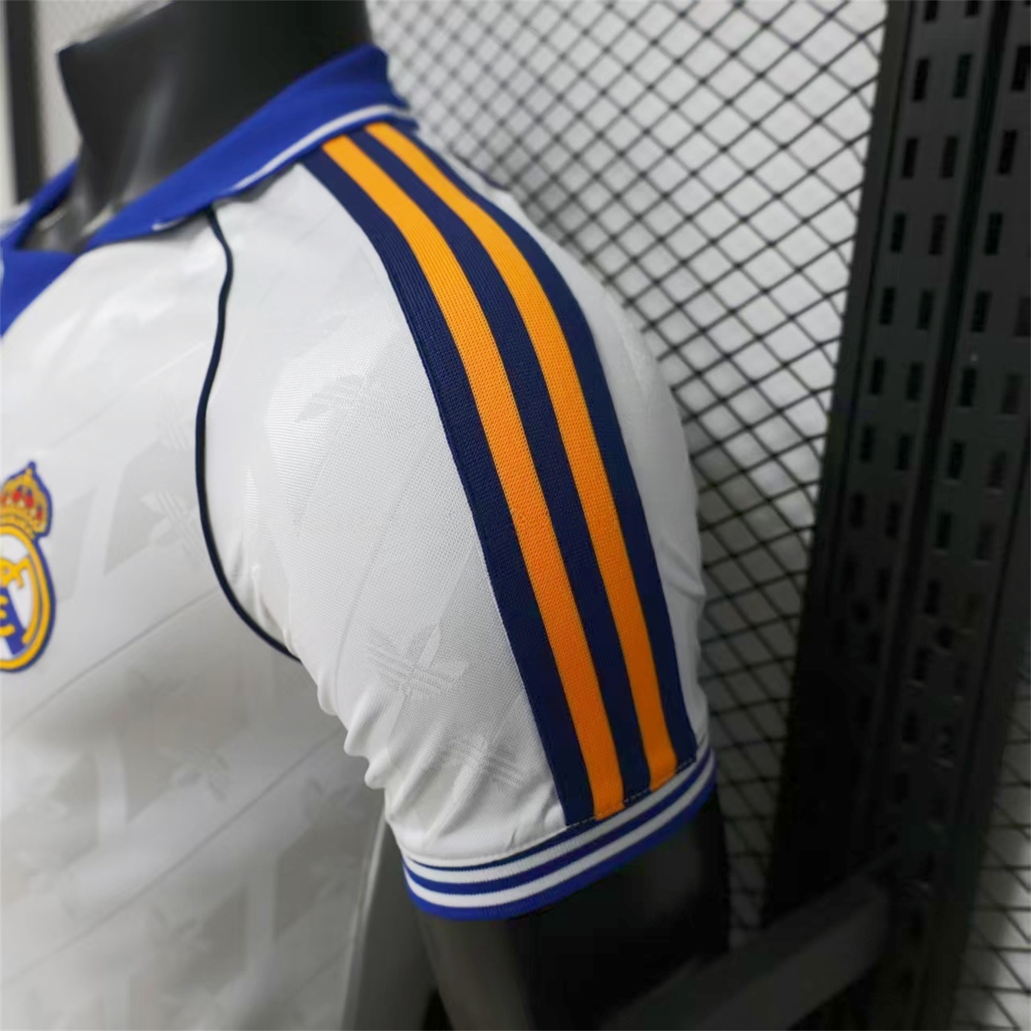Real Madrid 25-26 Retro Style White Special Jersey - Player Version - Unitedfutballjersey