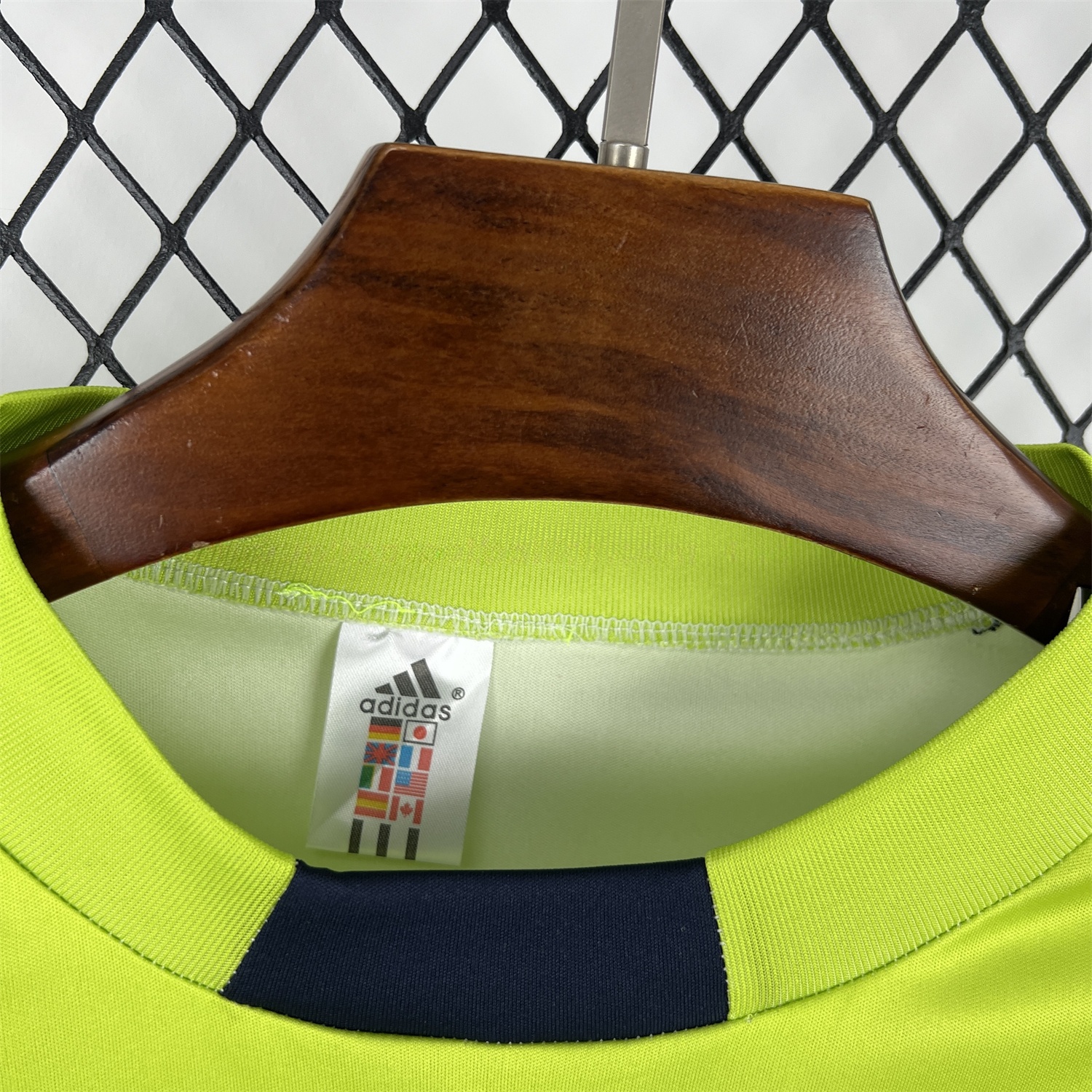 Retro Real Madrid 1999-00 Green Goalkeeper Long Sleeves Jersey - Unitedfutballjersey