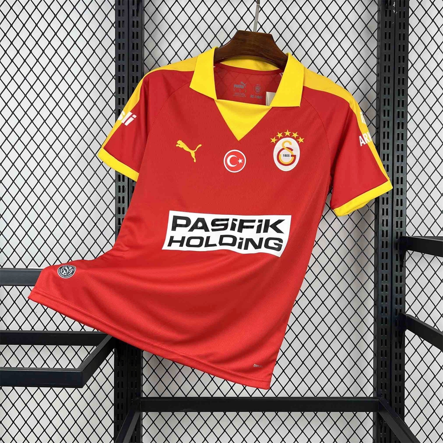 Galatasaray 25-26 Red Jersey - Fans Version - Unitedfutballjersey