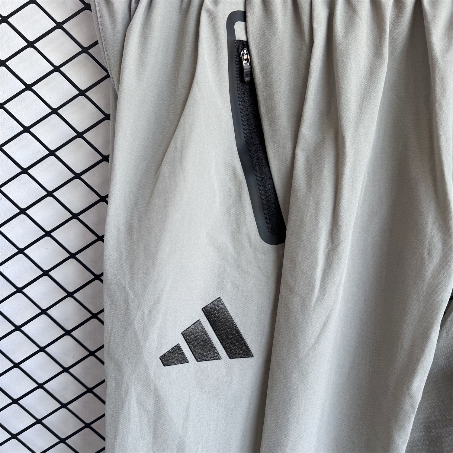 Real Madrid 25-26 Windbreaker Training Set - Pure Grey Top and Pants - Unitedfutballjersey