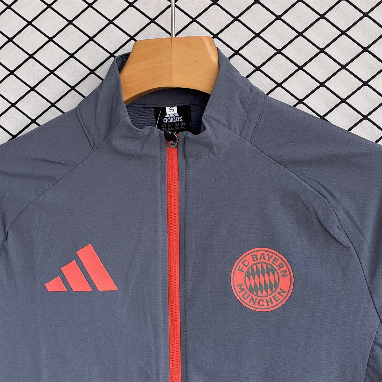 Bayern Munich 25-26 Windbreaker Training Set - Grey Top and Pants - Unitedfutballjersey