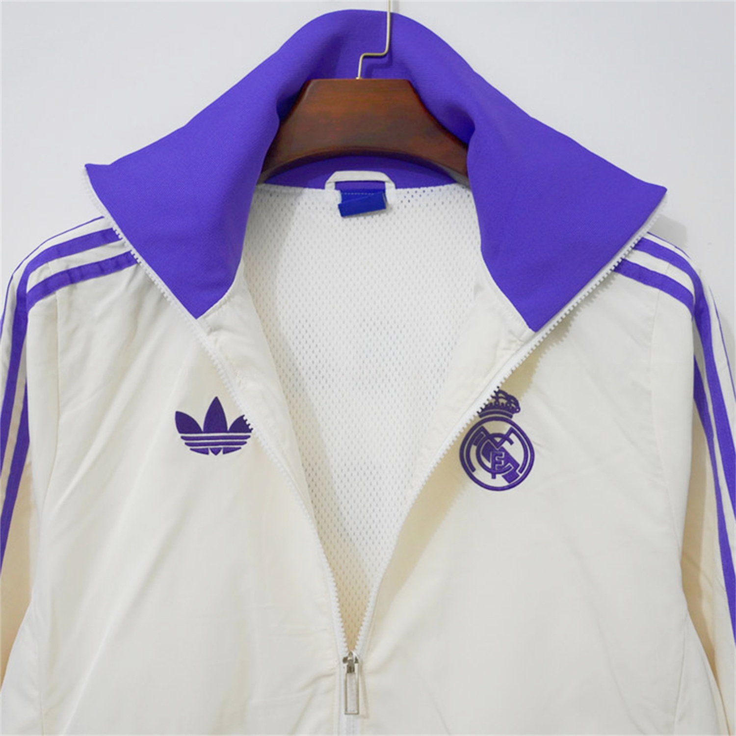 Retro Real Madrid 2024-25 Windbreaker Jacket - Purple And White - Unitedfutballjersey