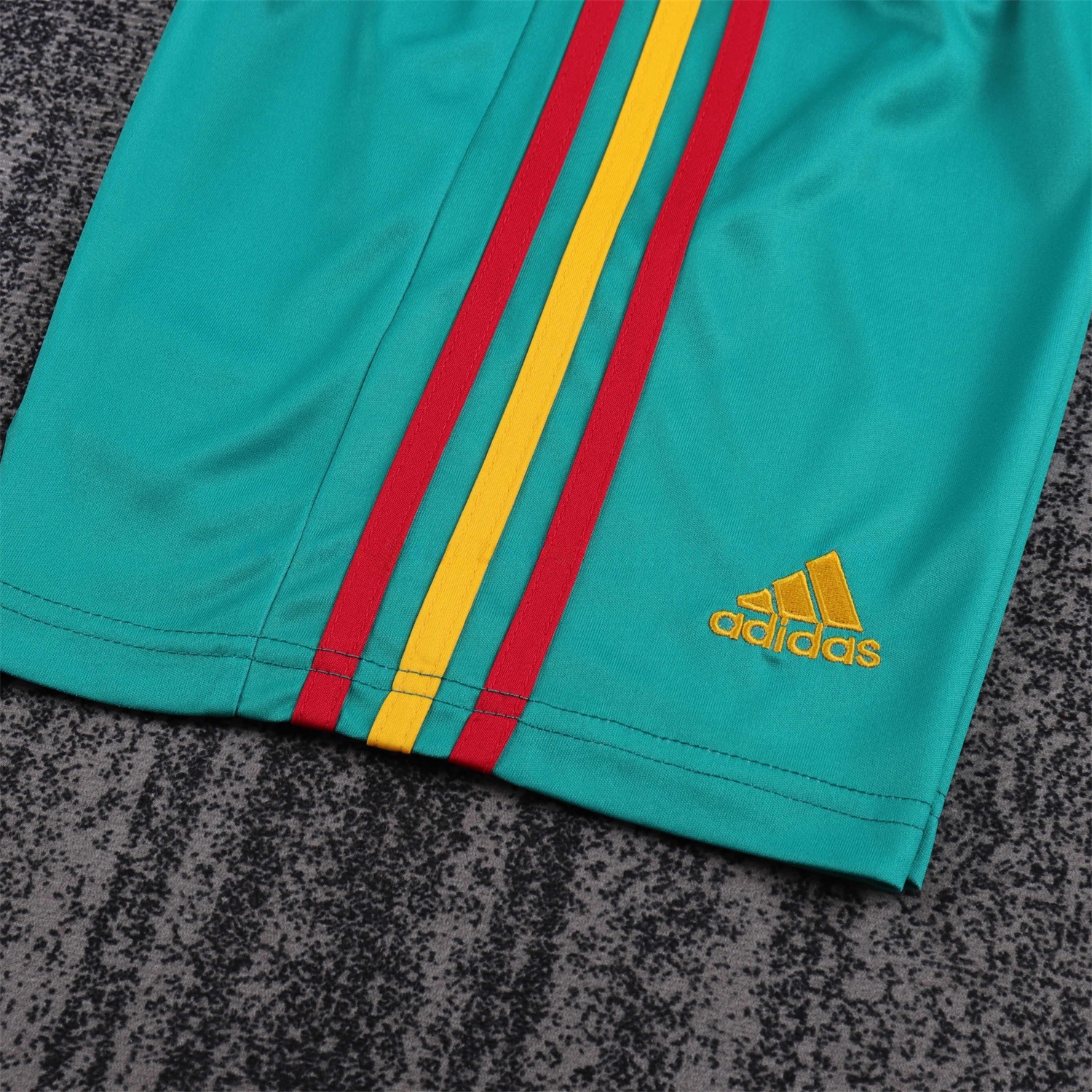 Retro Spain 2010 Green Goalkeeper Kids Kit - Unitedfutballjersey