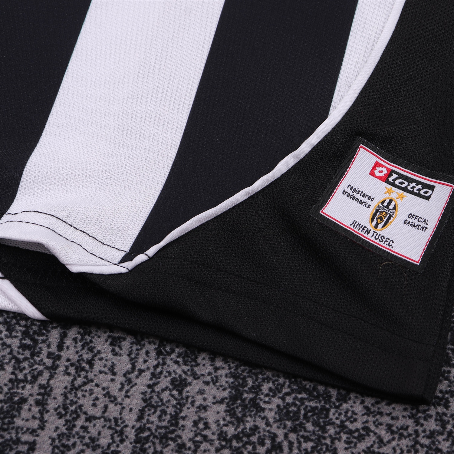 Retro Juventus 2002-03 Home Kids Kit - Unitedfutballjersey
