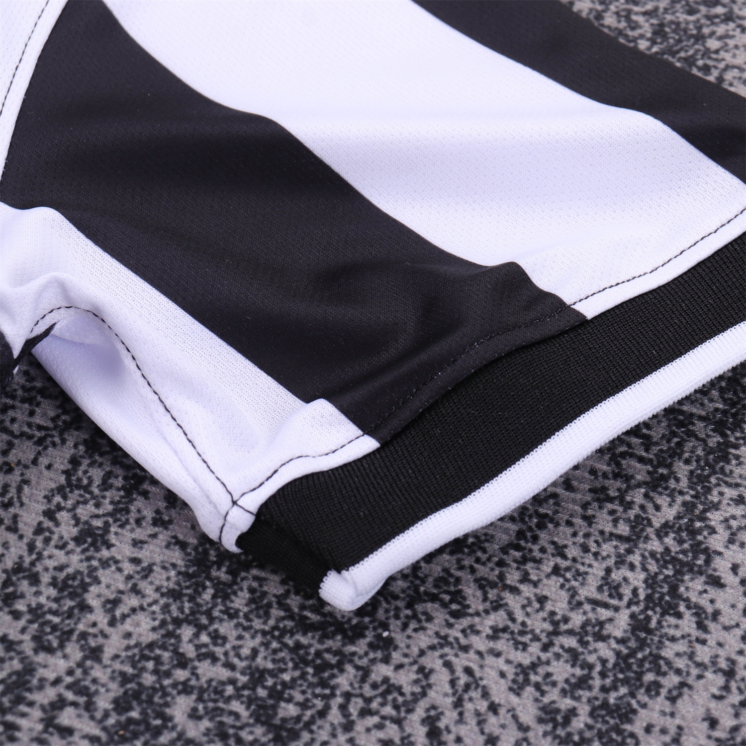 Retro Juventus 2014-15 Home Kids Kit - Unitedfutballjersey