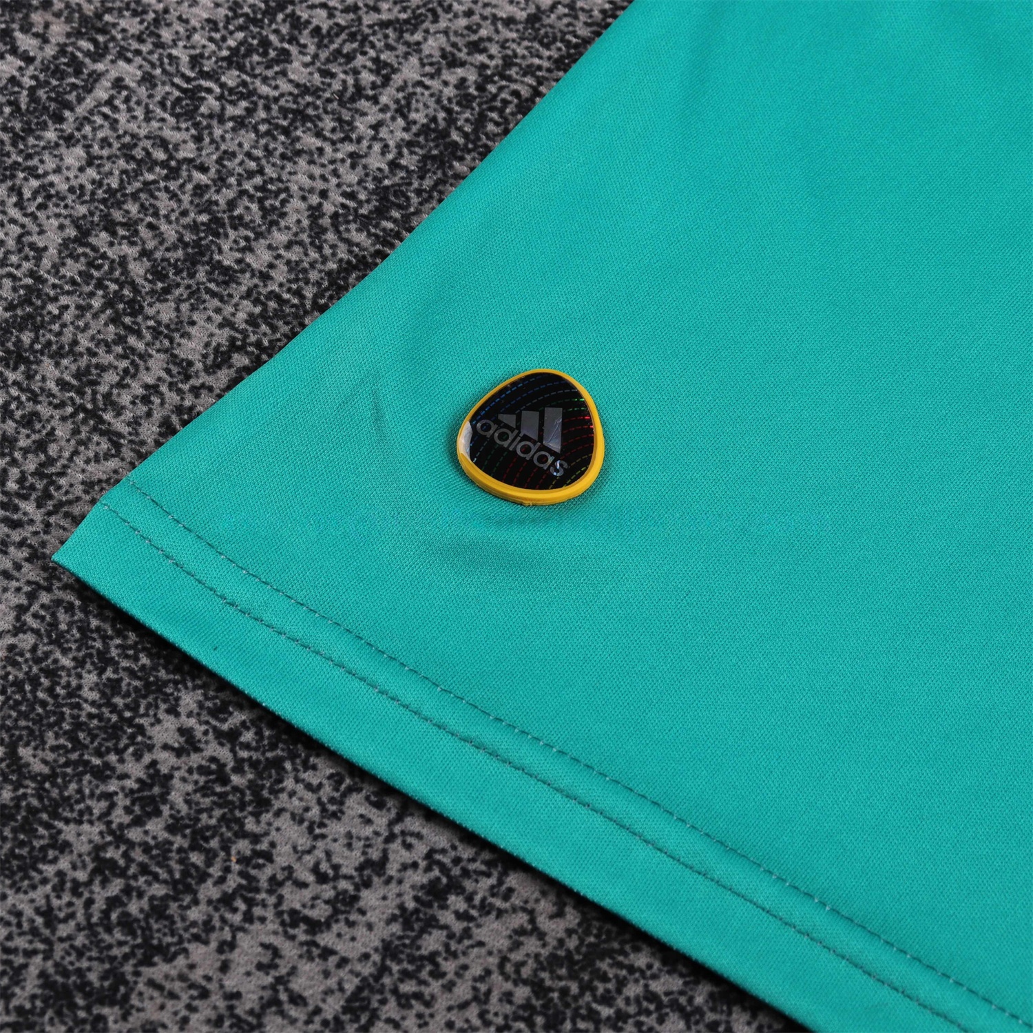 Retro Spain 2010 Green Goalkeeper Kids Kit - Unitedfutballjersey