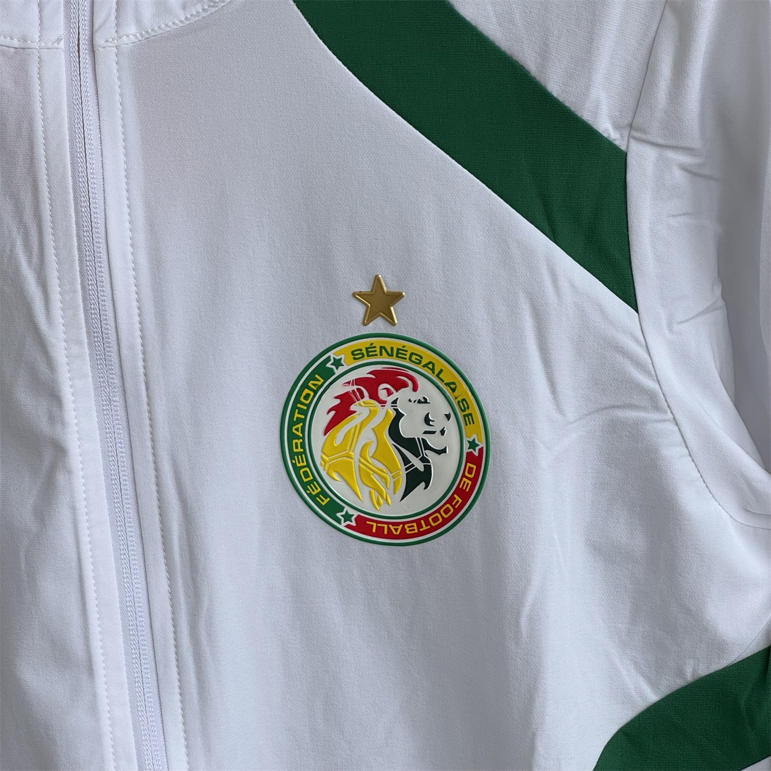 Senegal 2026 Windbreaker Training Set - White Top and Green Pants - Unitedfutballjersey