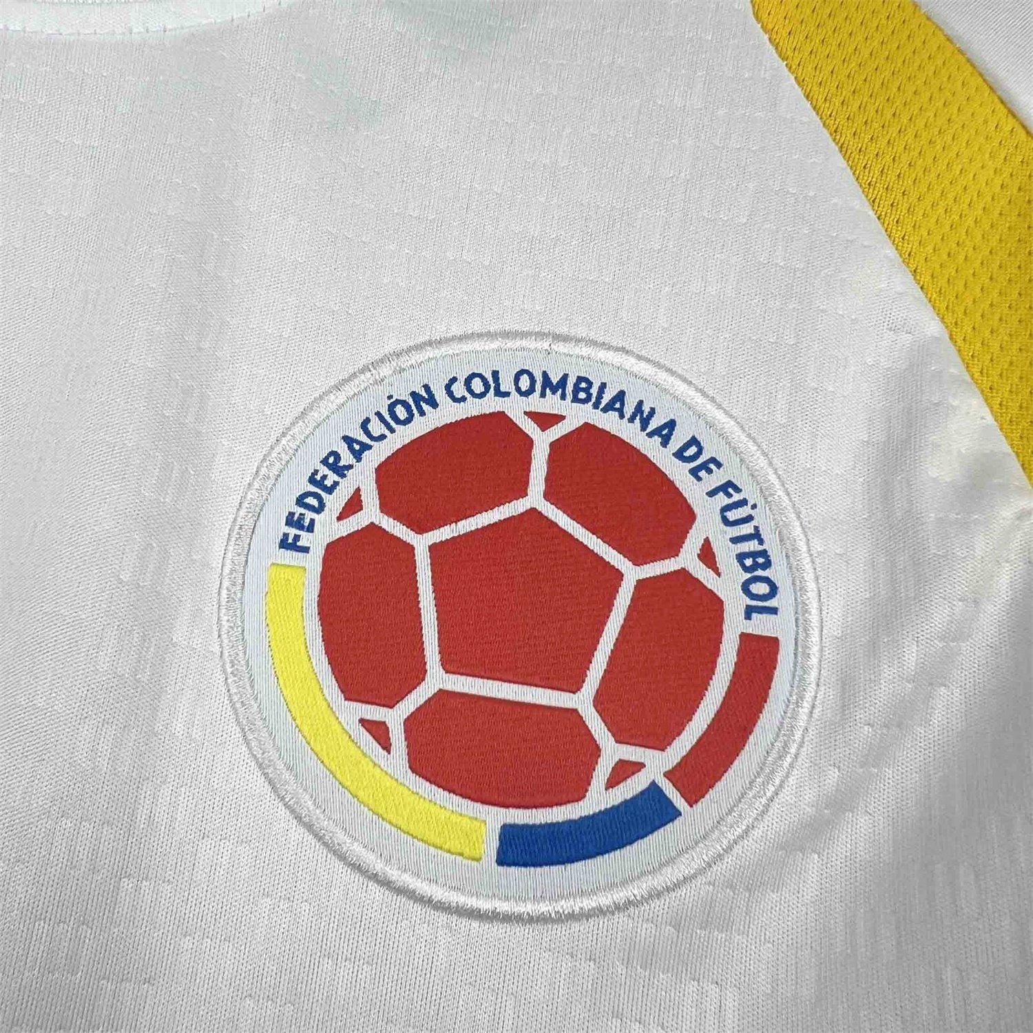 Colombia 2026 White Pre-Match Training Jersey - Fans Version - Unitedfutballjersey