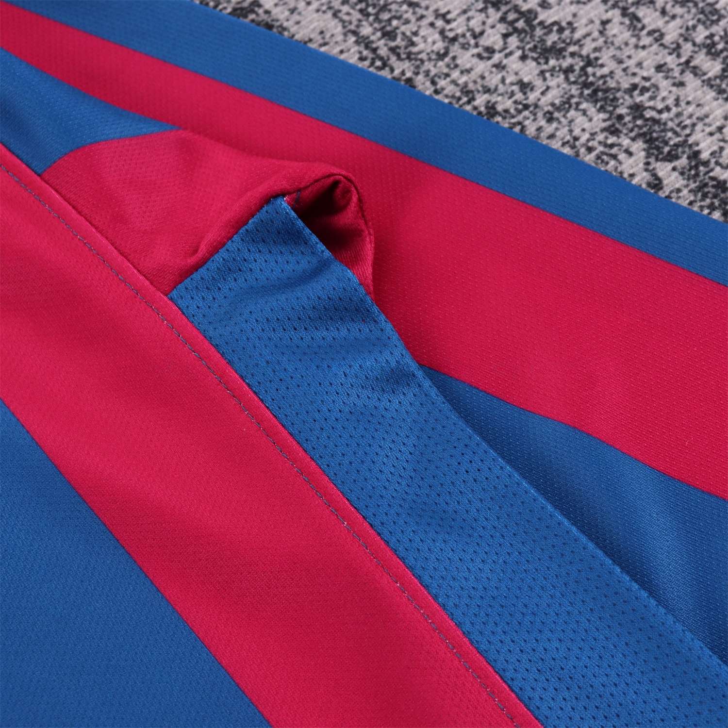 Retro Barcelona 2005-06 Home Long Sleeve Kids Kit - Unitedfutballjersey