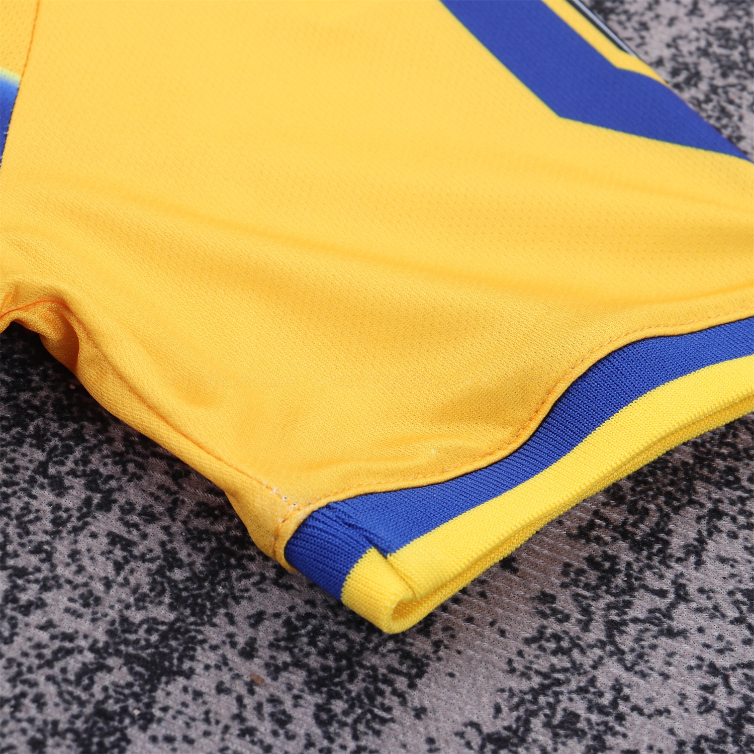 Retro Parma 1999-00 Home Kids Kit - Unitedfutballjersey