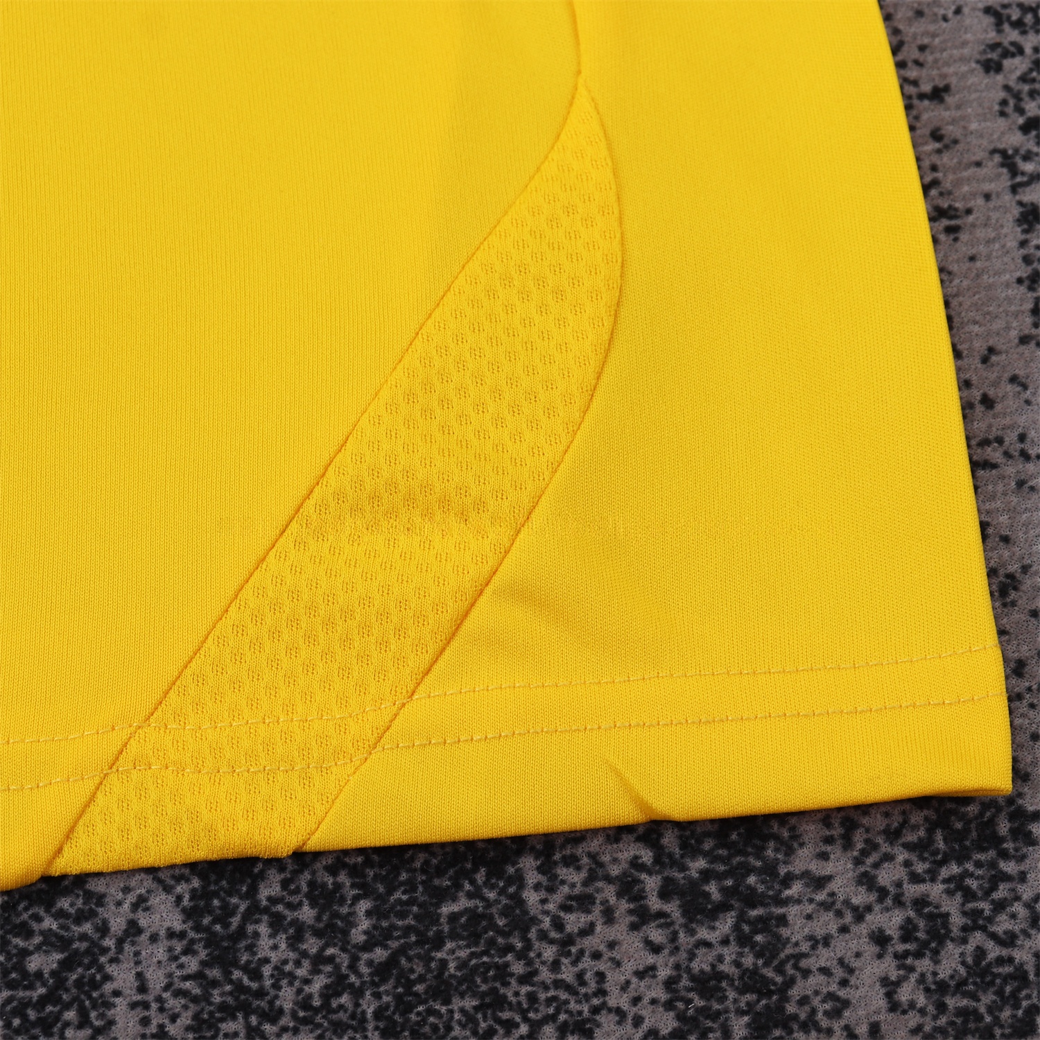 Retro Real Madrid 2011-12 Yellow Goalkeeper Kids Kit - Unitedfutballjersey