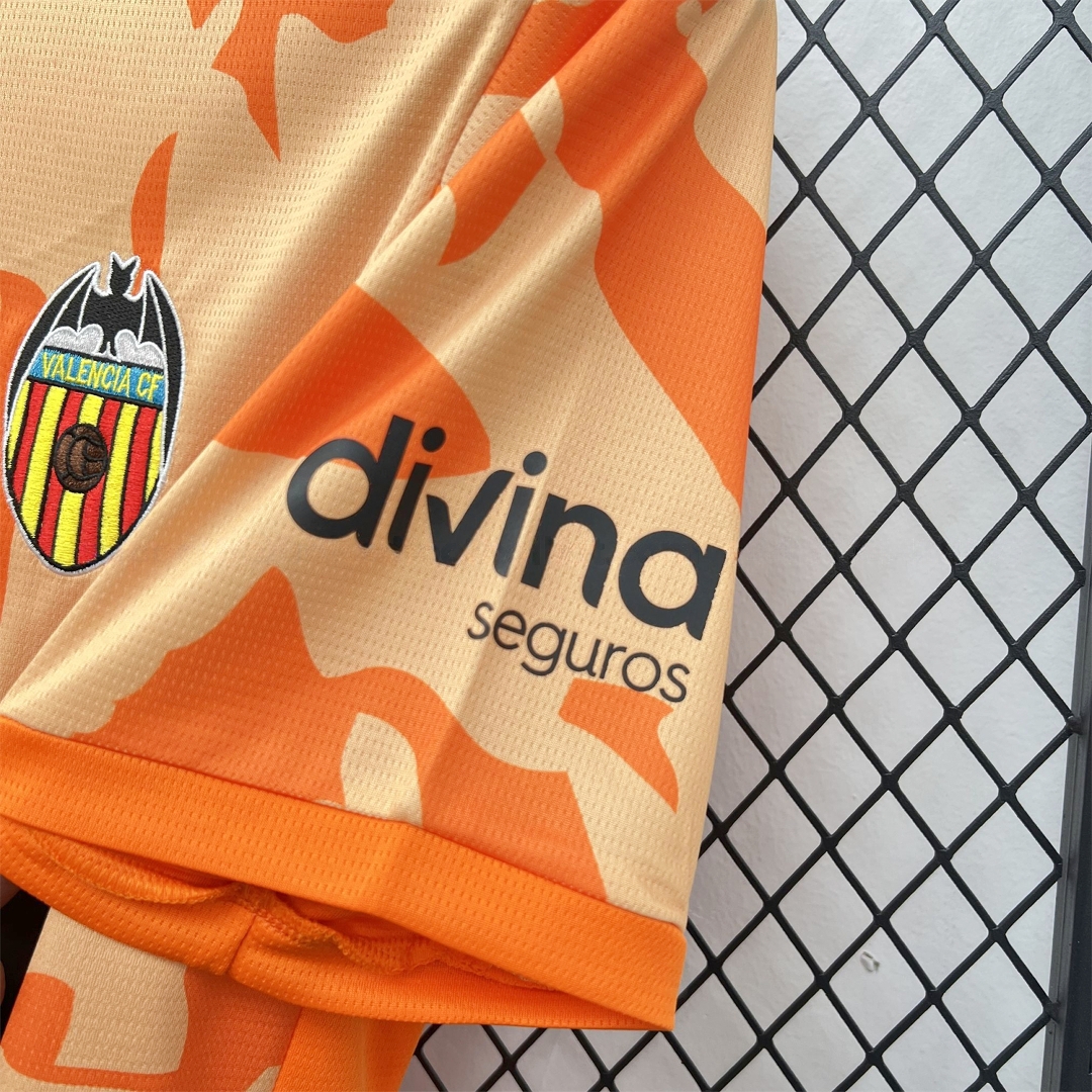 Valencia 25-26 Retro Style Jersey - Fans Version - Unitedfutballjersey