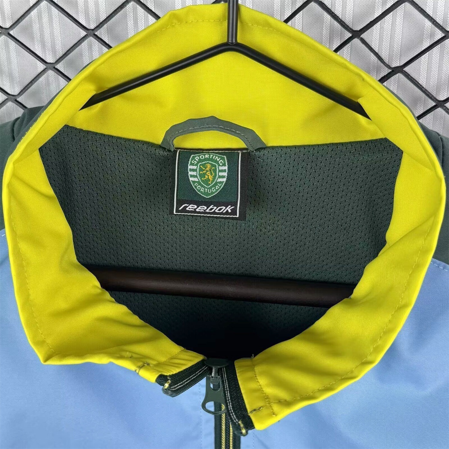 Retro Sporting CP 2002-03 Windbreaker Jacket - Blue Green - Unitedfutballjersey