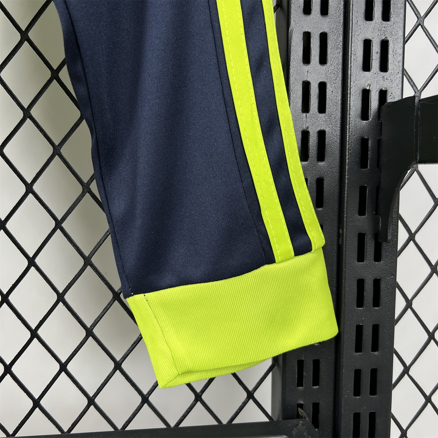 Retro Real Madrid 1999-00 Green Goalkeeper Long Sleeves Jersey - Unitedfutballjersey