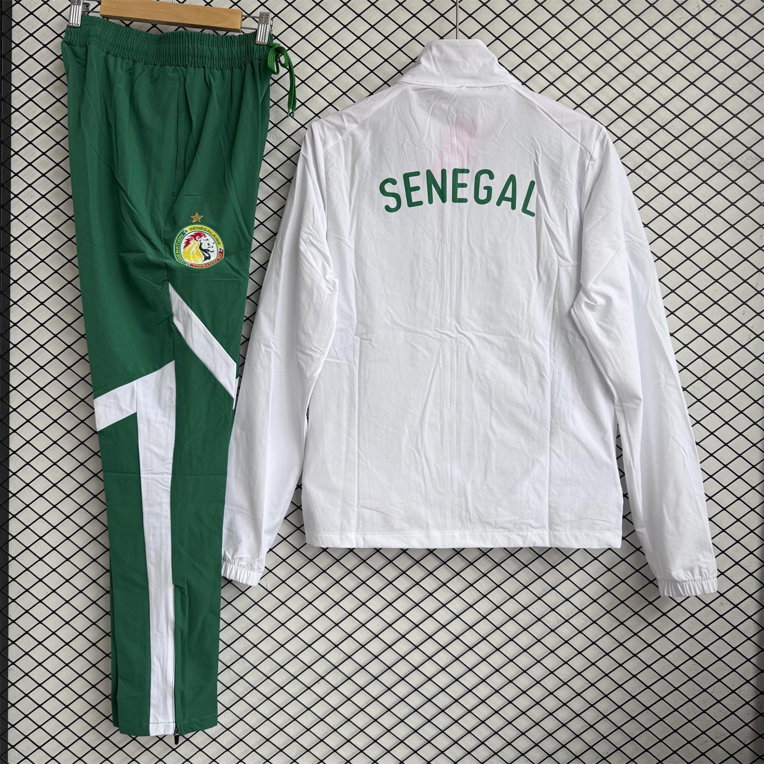 Senegal 2026 Windbreaker Training Set - White Top and Green Pants - Unitedfutballjersey