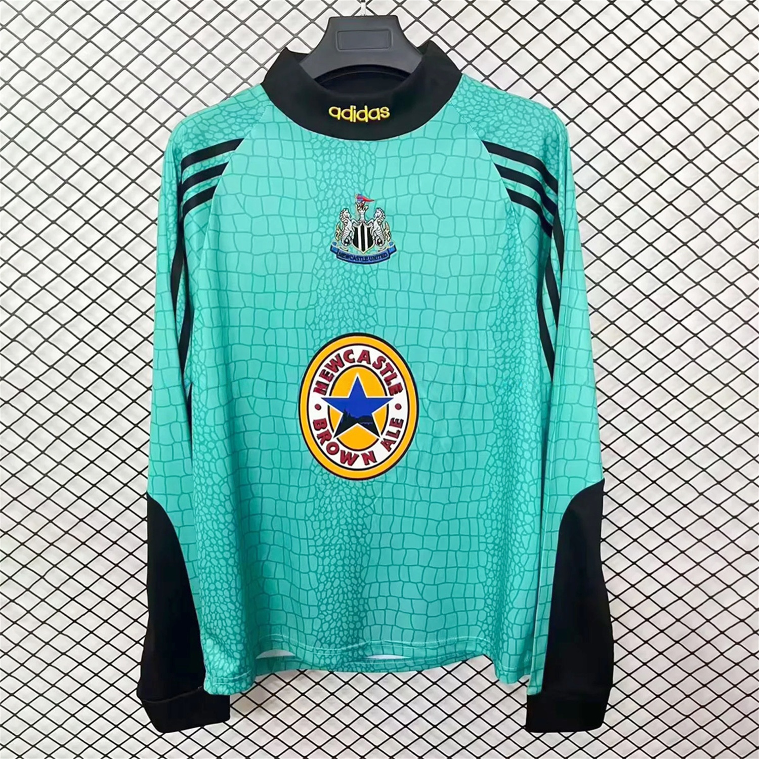 Retro Newcastle United 1997-98 Long Sleeves Cyan Goalkeeper Jersey - Unitedfutballjersey