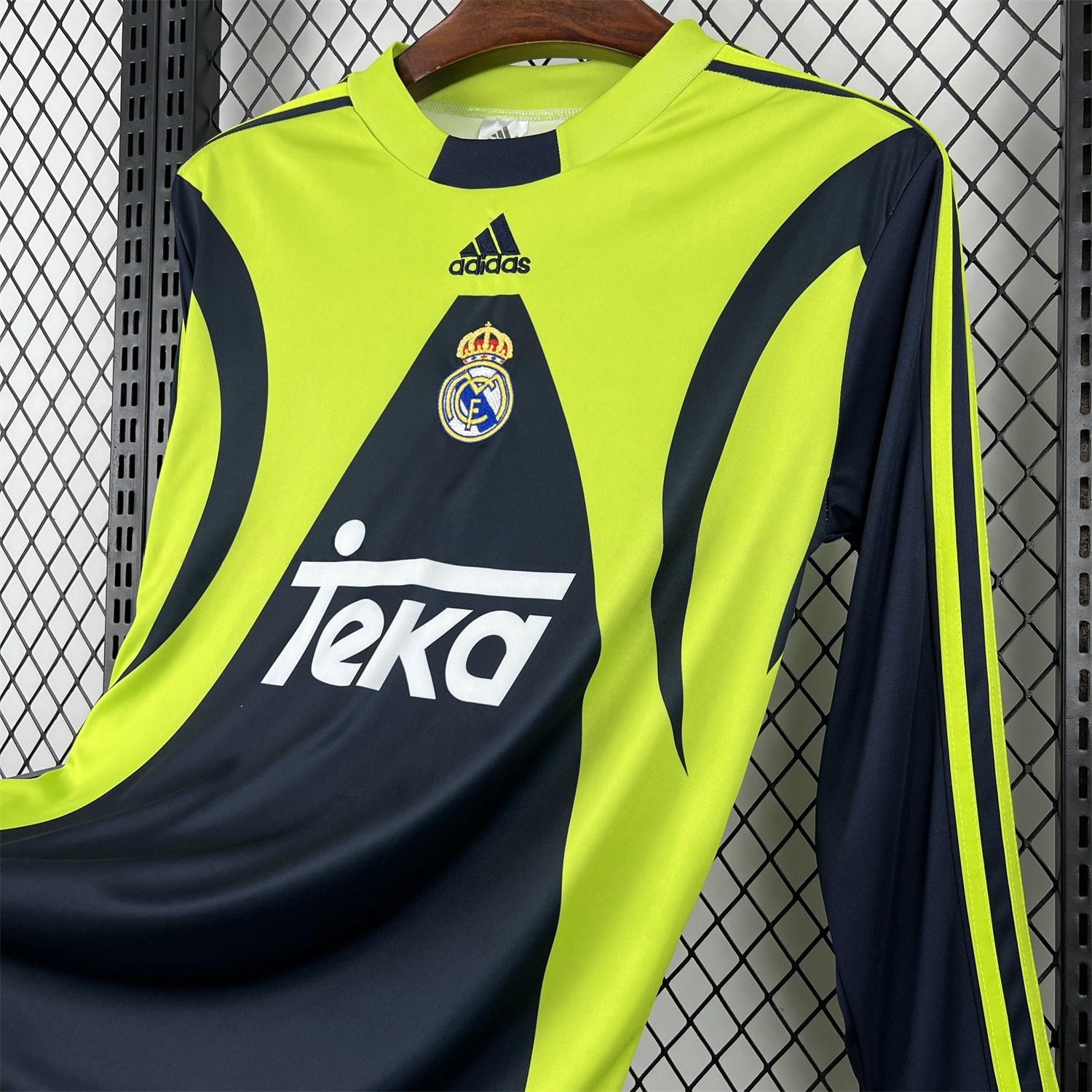 Retro Real Madrid 1999-00 Green Goalkeeper Long Sleeves Jersey - Unitedfutballjersey