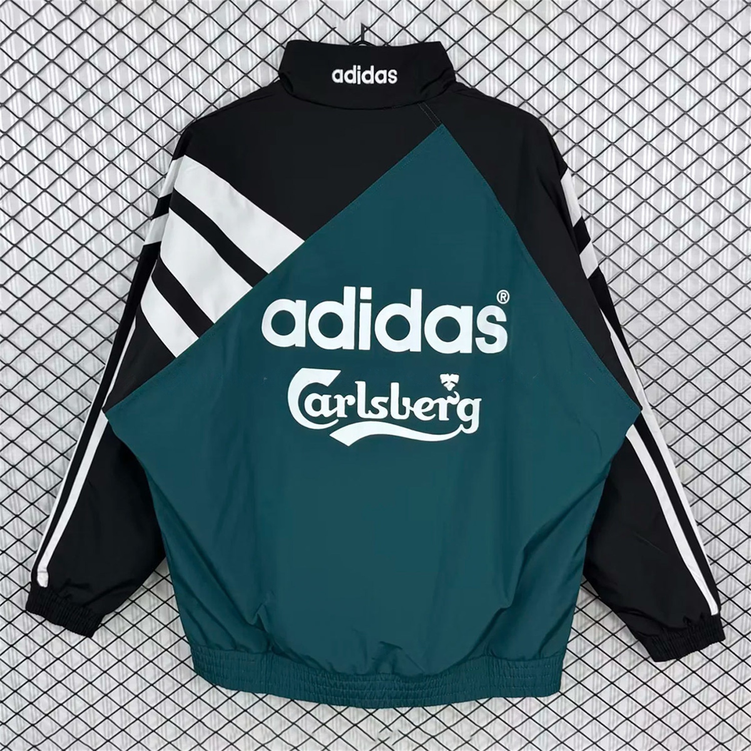 Retro Liver.pool 1995-96 Green And Black Windbreaker - Unitedfutballjersey