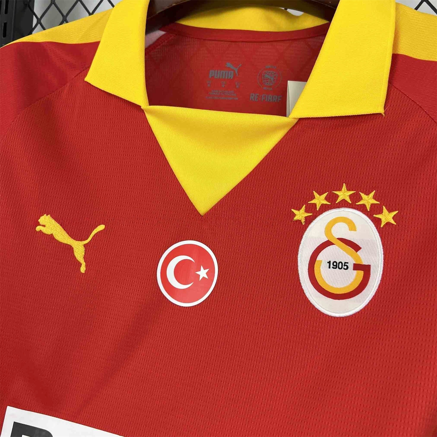 Galatasaray 25-26 Red Jersey - Fans Version - Unitedfutballjersey