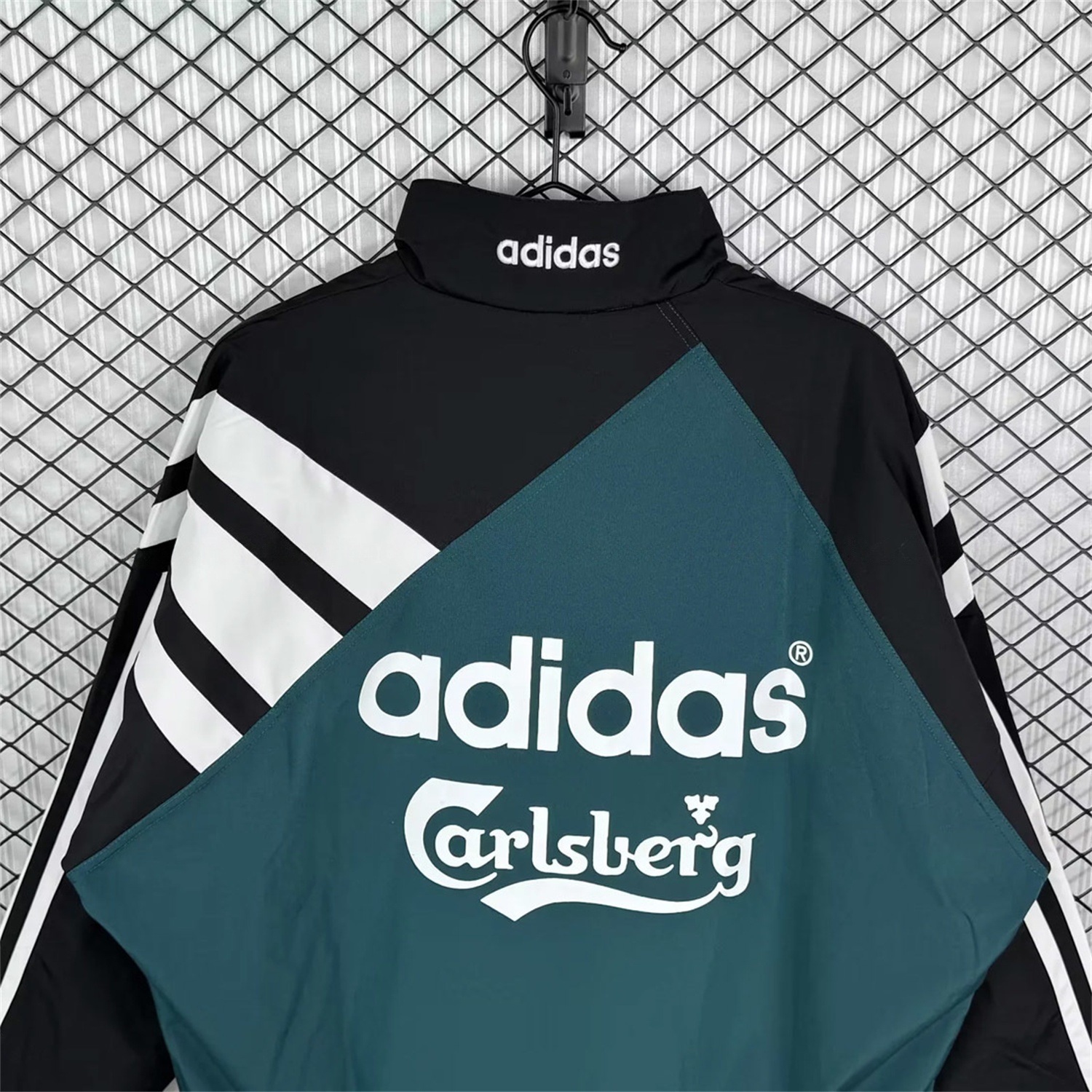 Retro Liver.pool 1995-96 Green And Black Windbreaker - Unitedfutballjersey