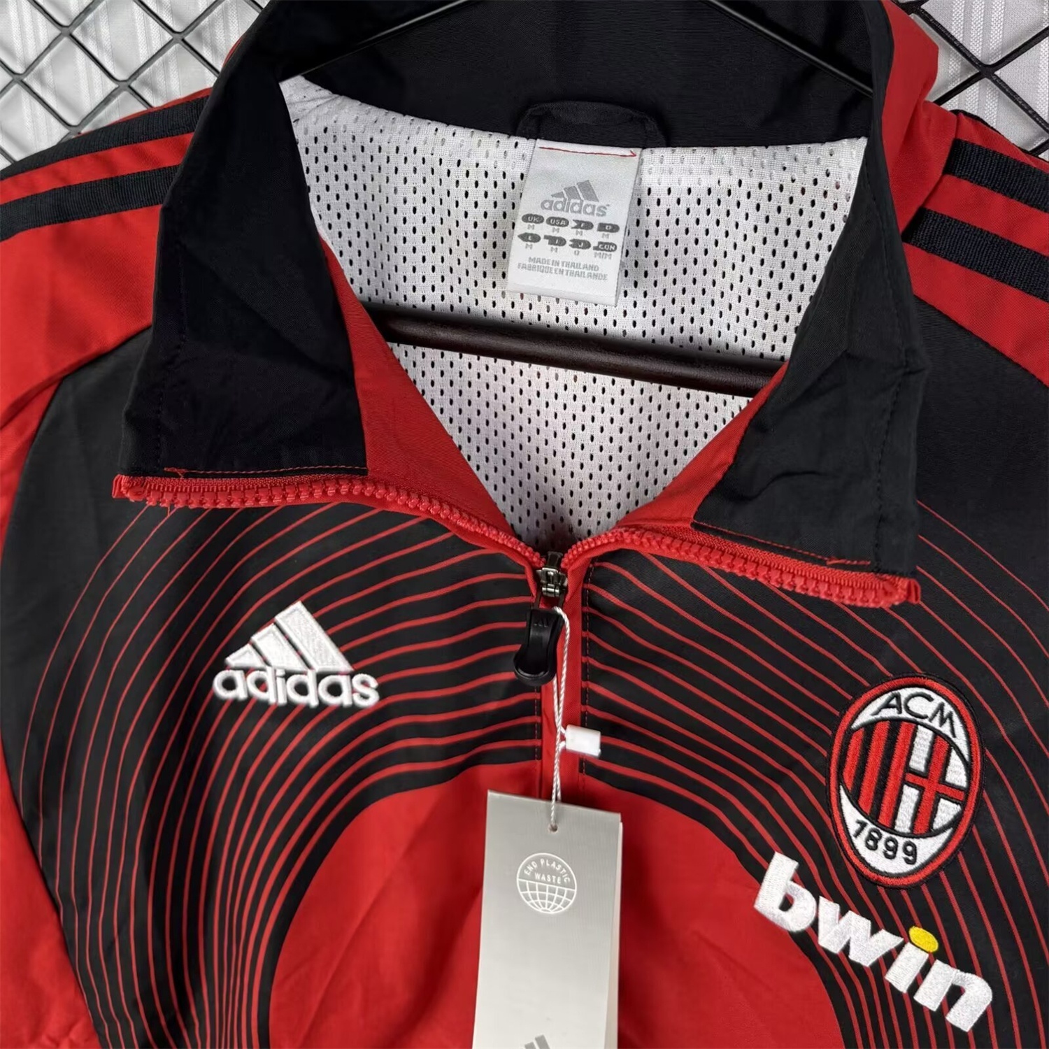 Retro AC Milan 2006-07 Home Windbreaker Jacket - Red With Black - Unitedfutballjersey