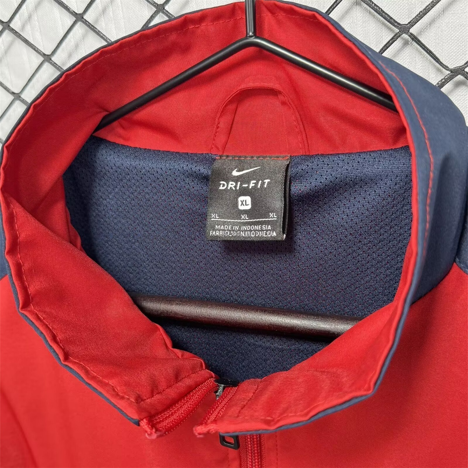 Retro Barcelona 1998-00 Home Windbreaker Jacket - Red - Unitedfutballjersey