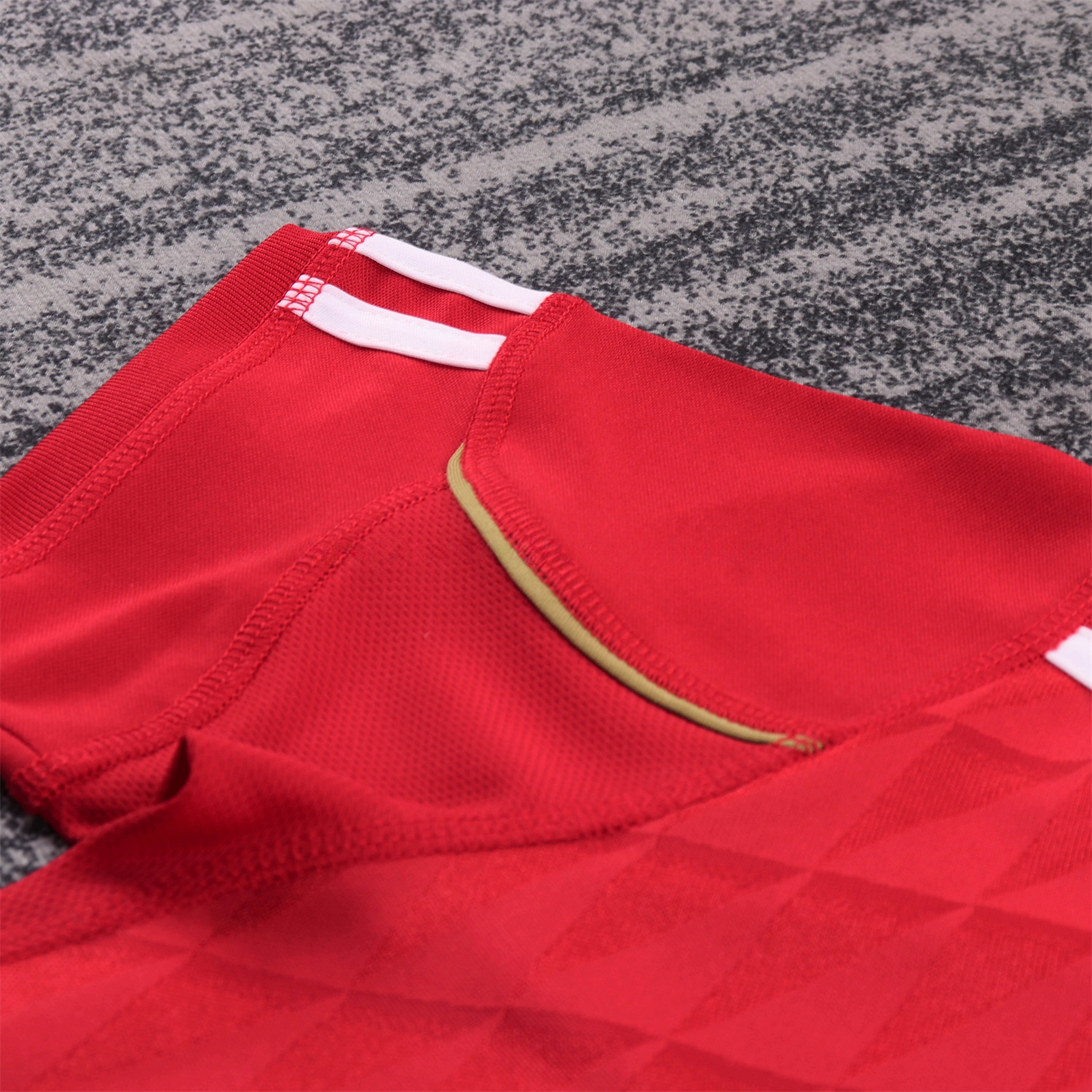 Retro Liver.pool 2010-11 Home Kids Kit - Unitedfutballjersey