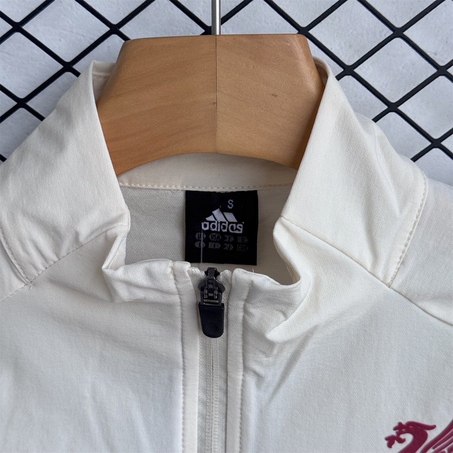 Liver.pool 25-26 Hooded Windbreaker Training Set - Cream Top & Black Pants - Unitedfutballjersey