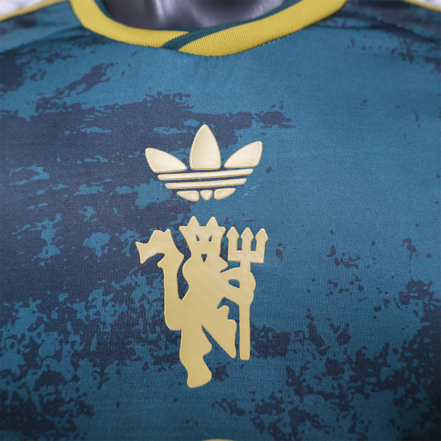 Manchester United 26-27 Devil Green Gold Special Jersey - Player Version - Unitedfutballjersey